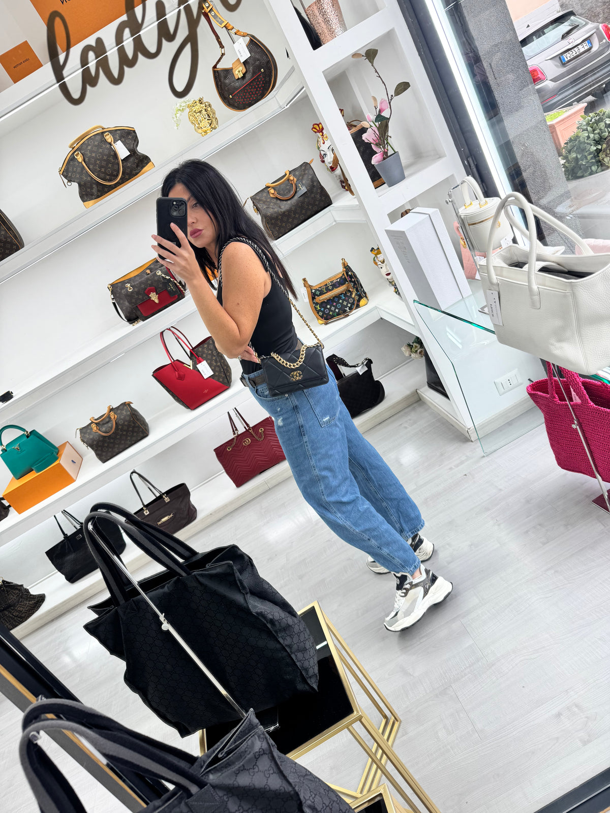 CHANEL WALLET 19