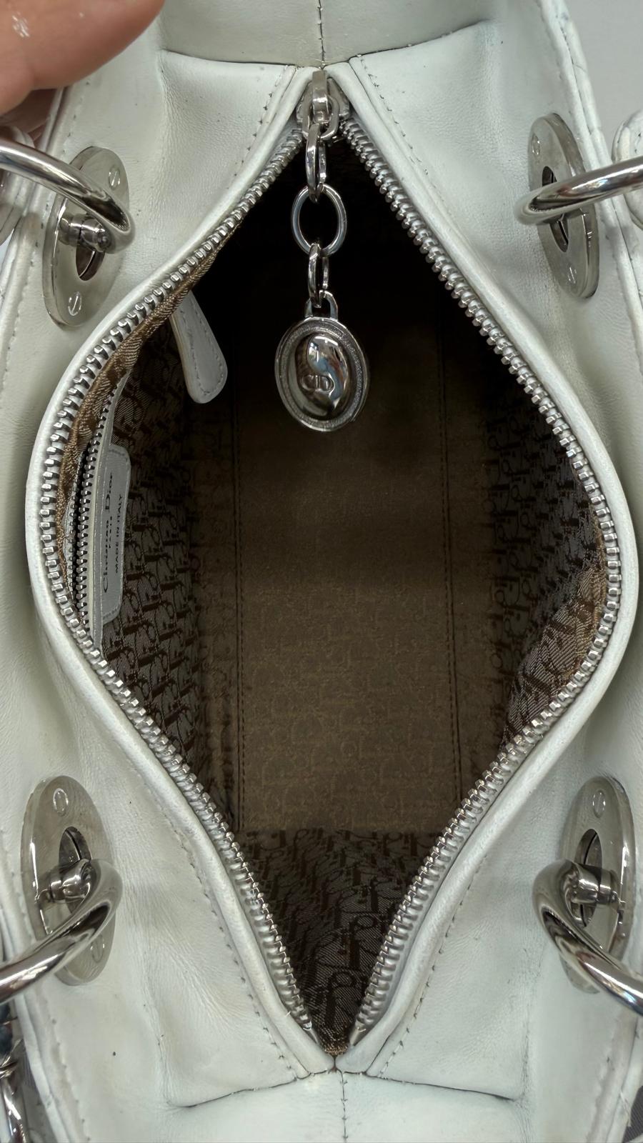 Lady Dior media bianca