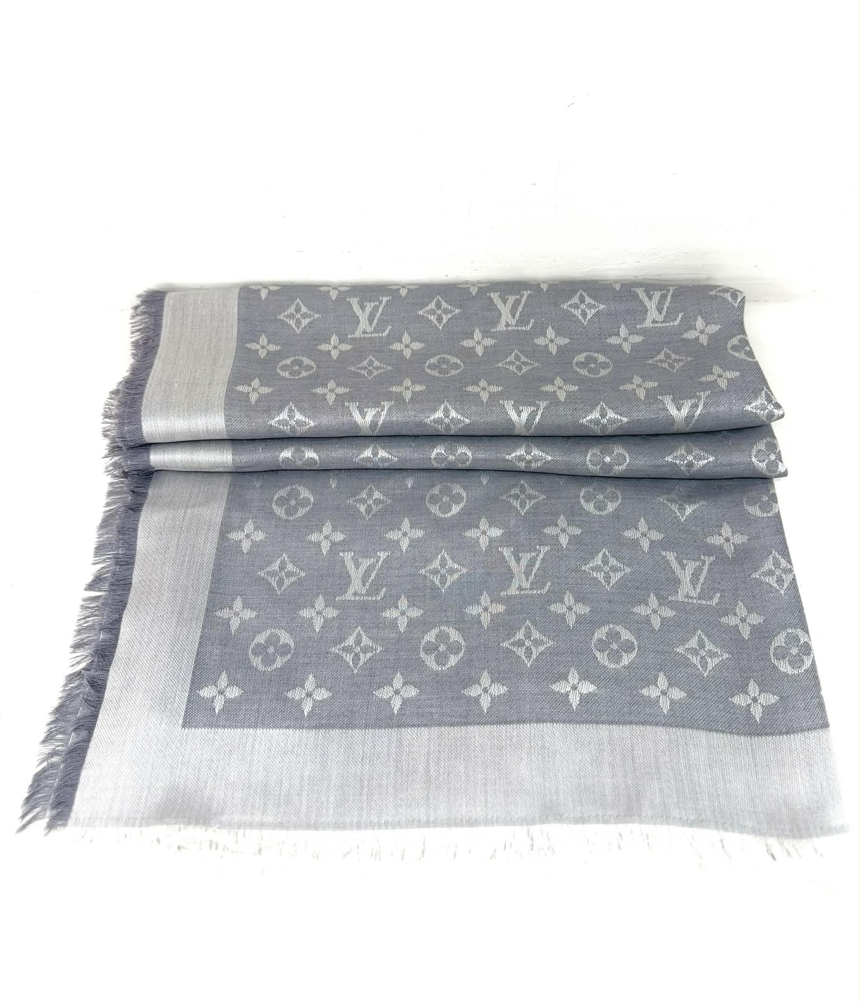 LOUIS VUITTON STOLA GRIGIA