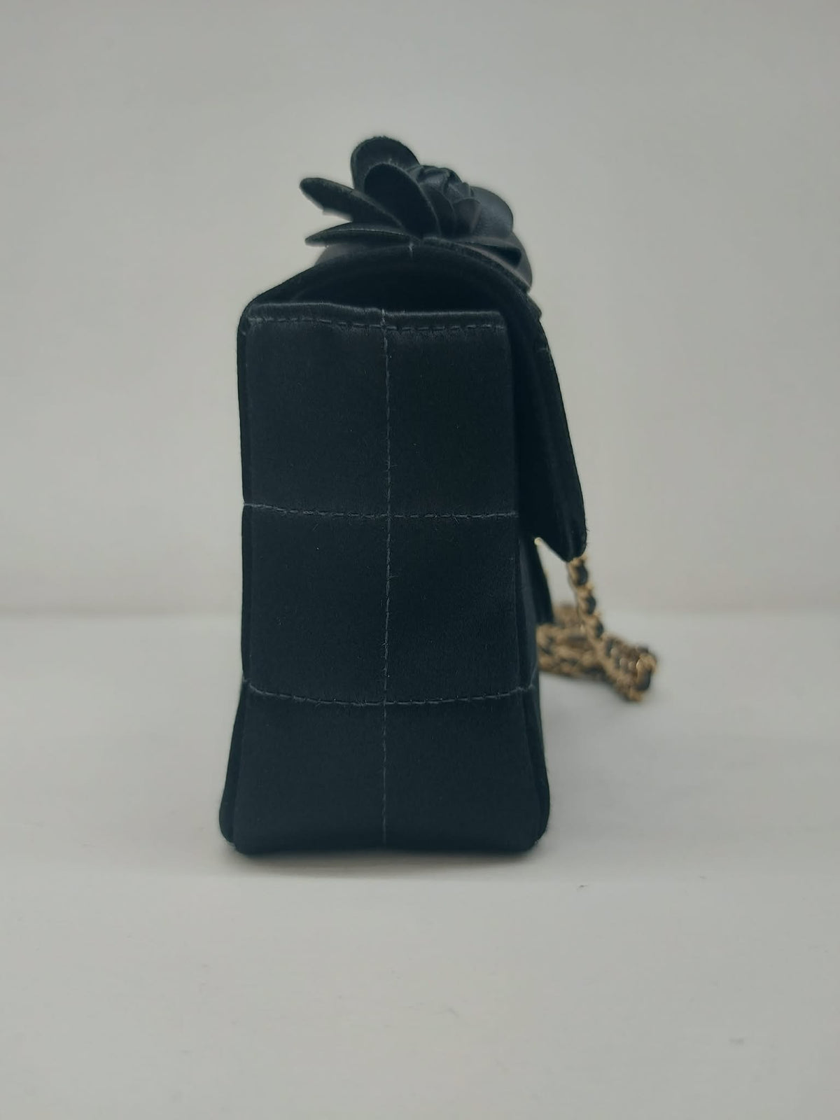 CHANEL TIMELESS MINI CAMELIA