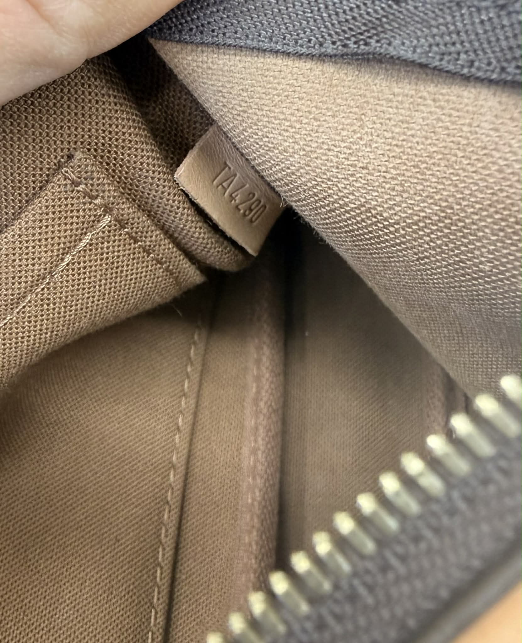 LOUIS VUITTON MULTIPOCHETTE