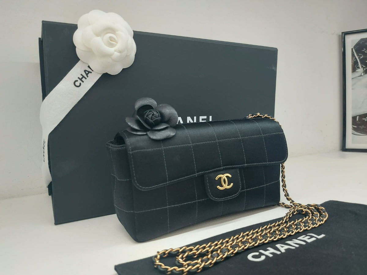 CHANEL TIMELESS MINI CAMELIA