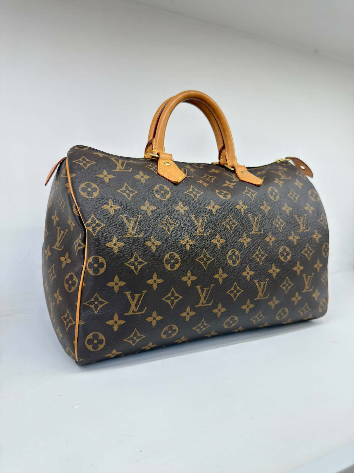 LOUIS VUITTON SPEEDY 35