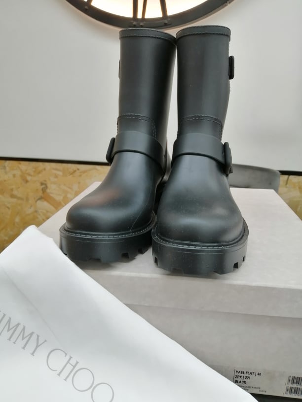 JIMMY CHOO Stivaletti Yael in gomma n40