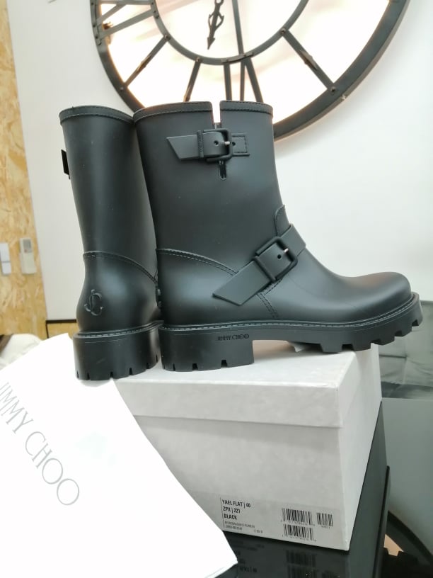 JIMMY CHOO Stivaletti Yael in gomma n40