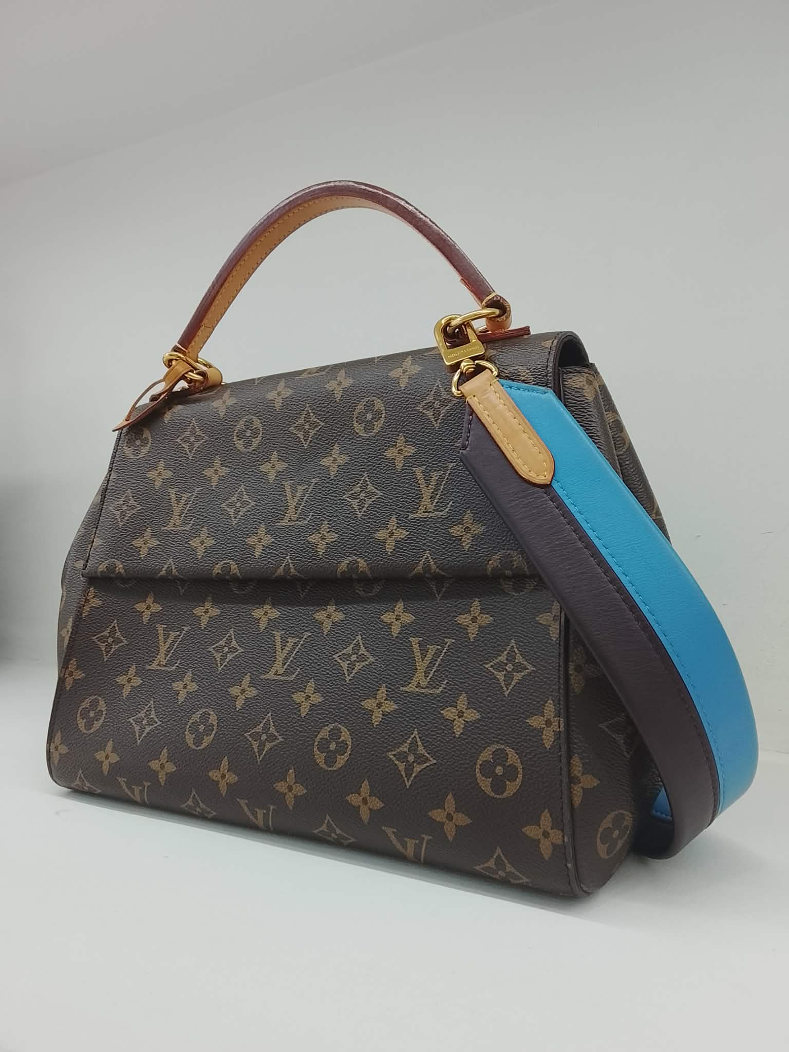 LOUIS VUITTON CLUNY