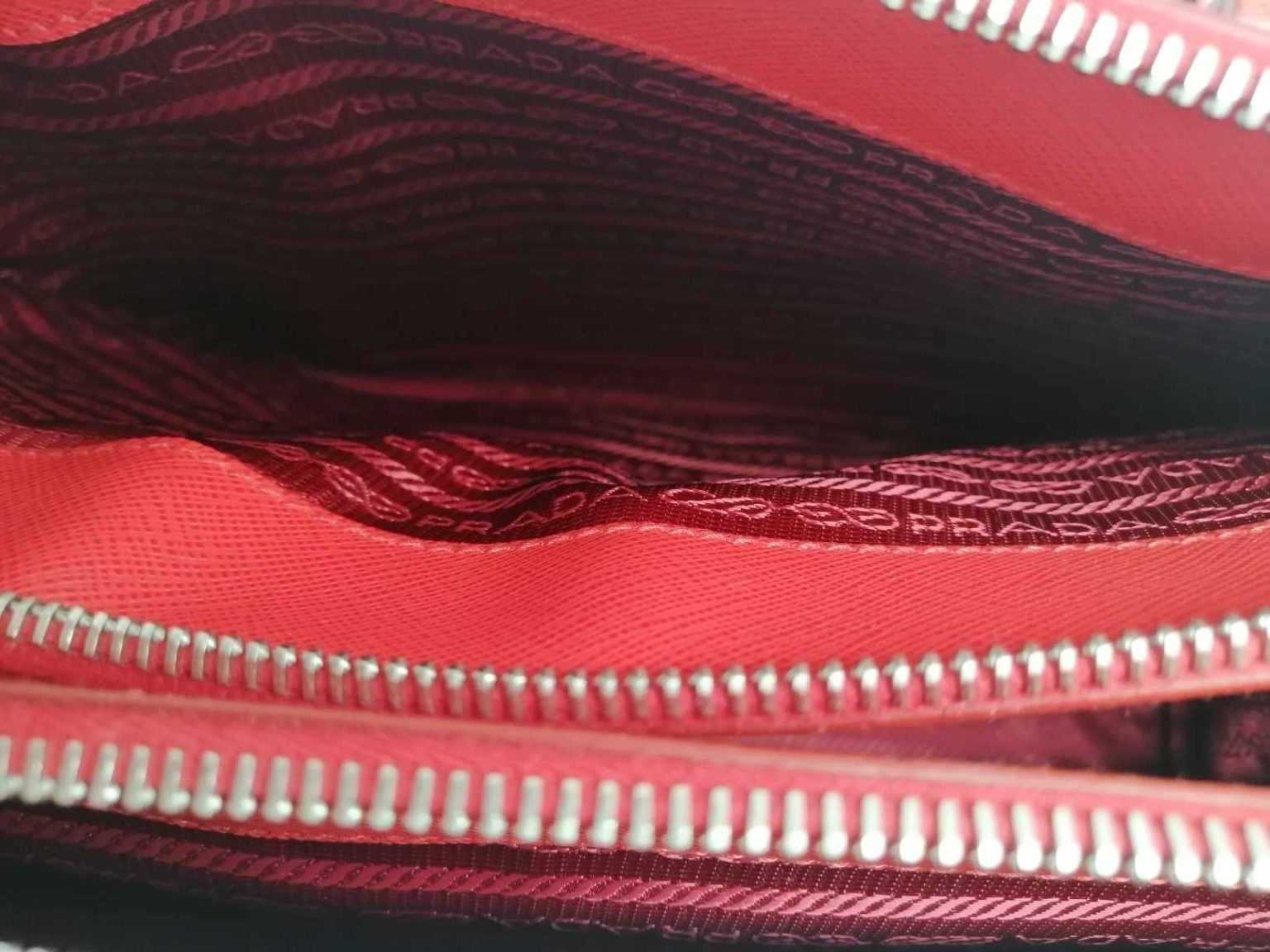 Prada Galleria Medium