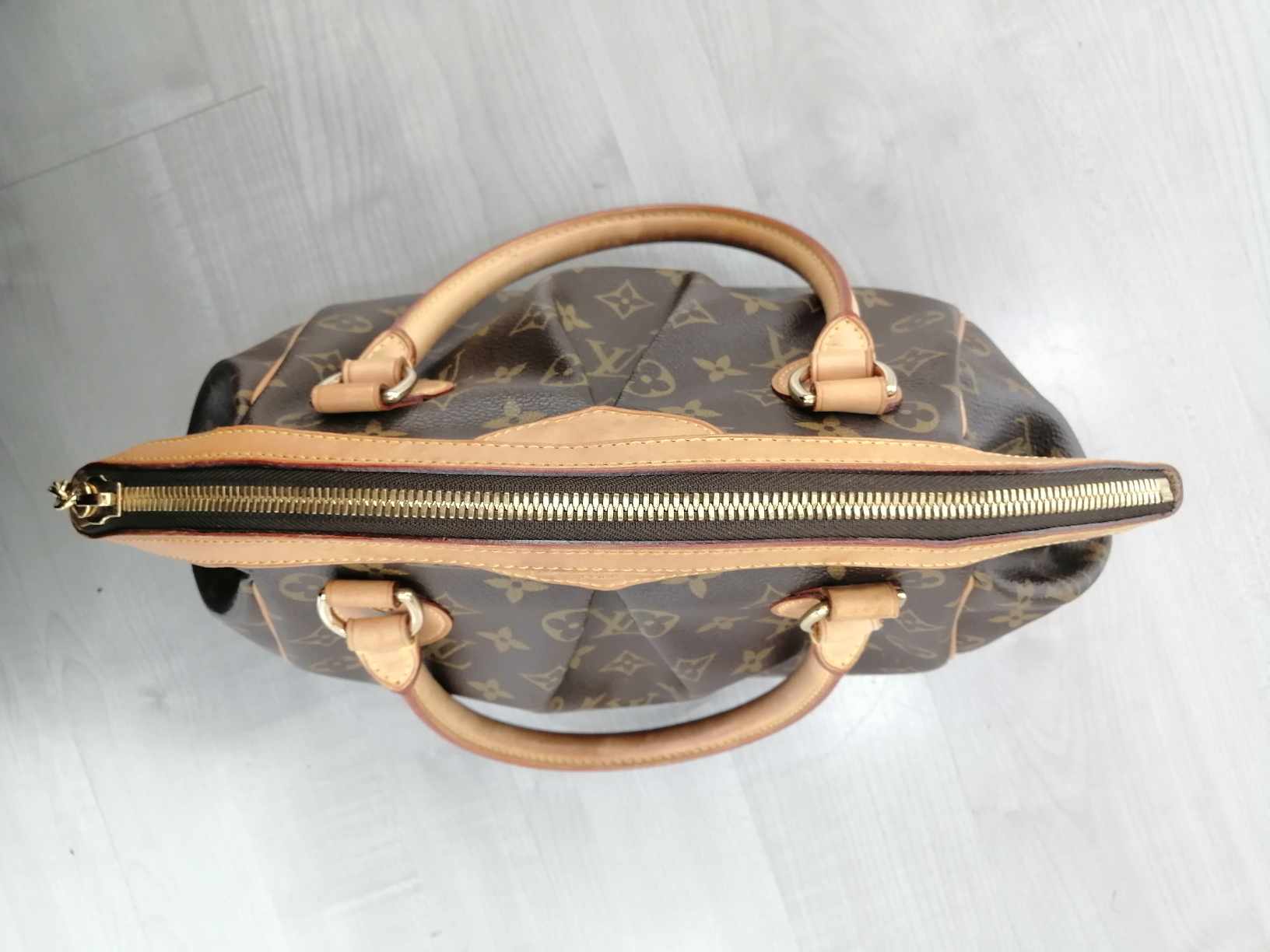 LOUIS VUITTON TIVOLI PM