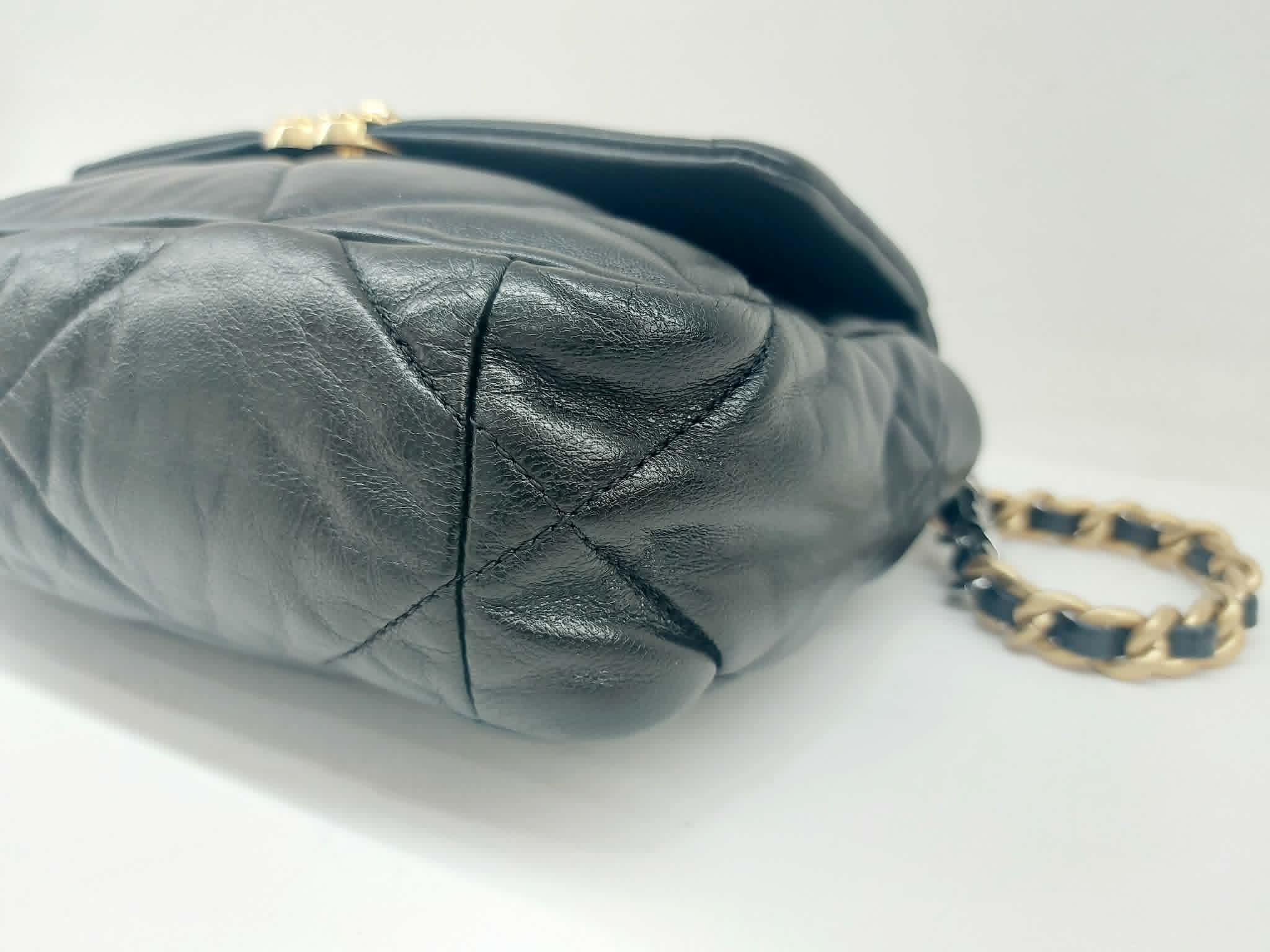 CHANEL 19 NERA