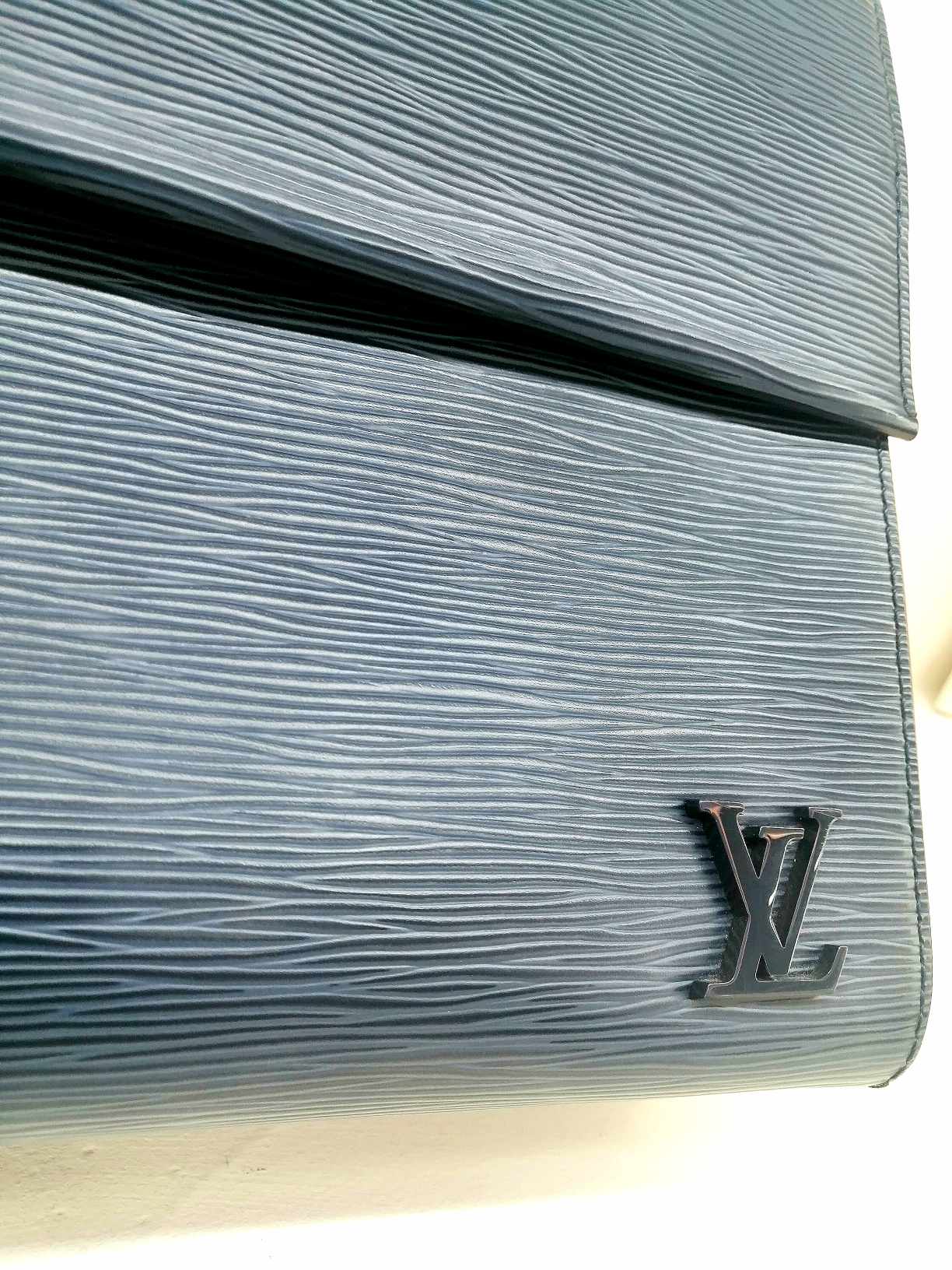 Louis Vuitton Cluny MM Epi