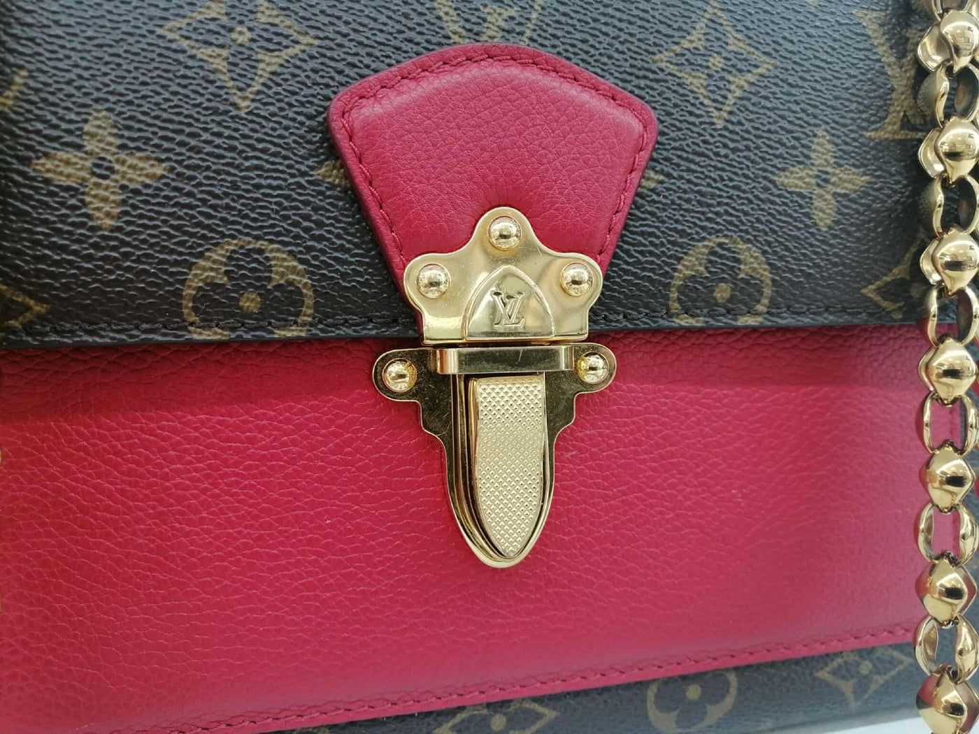 LOUIS VUITTON VICTOIRE R.