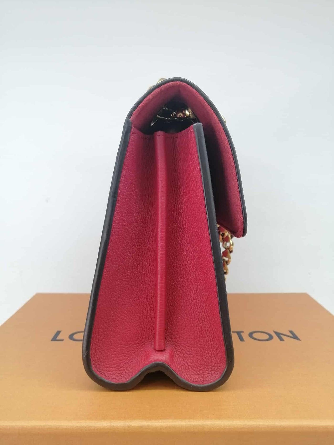 LOUIS VUITTON VICTOIRE R.