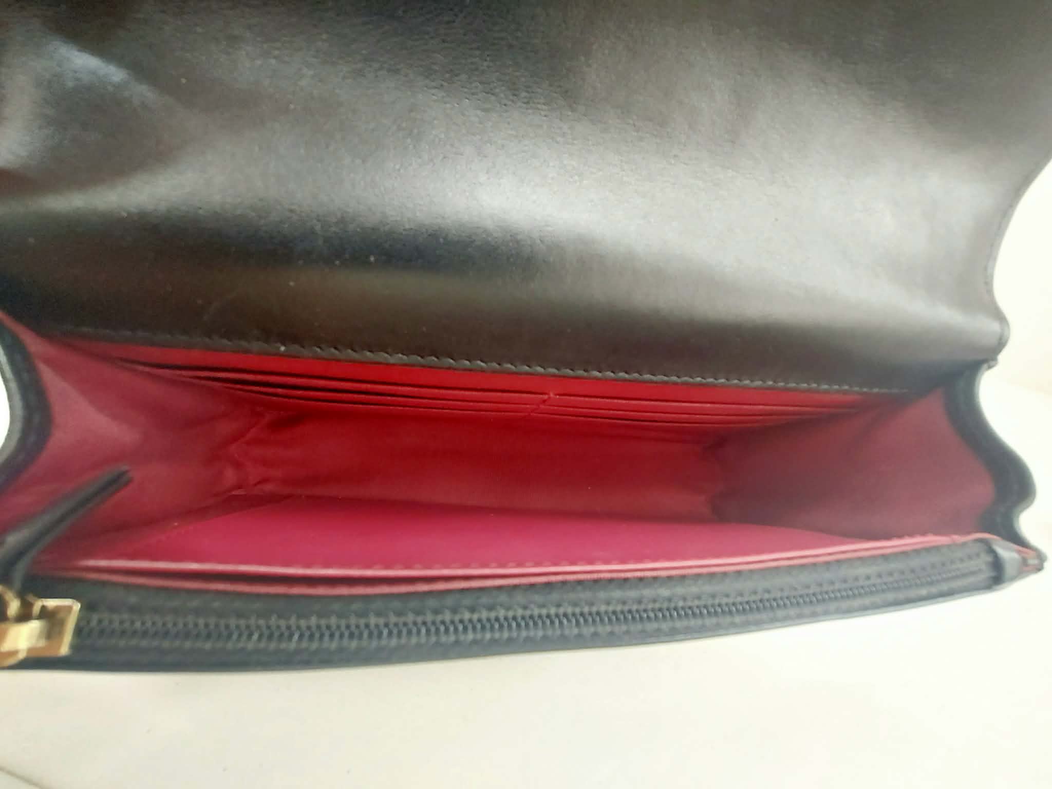 CHANEL WALLET 19