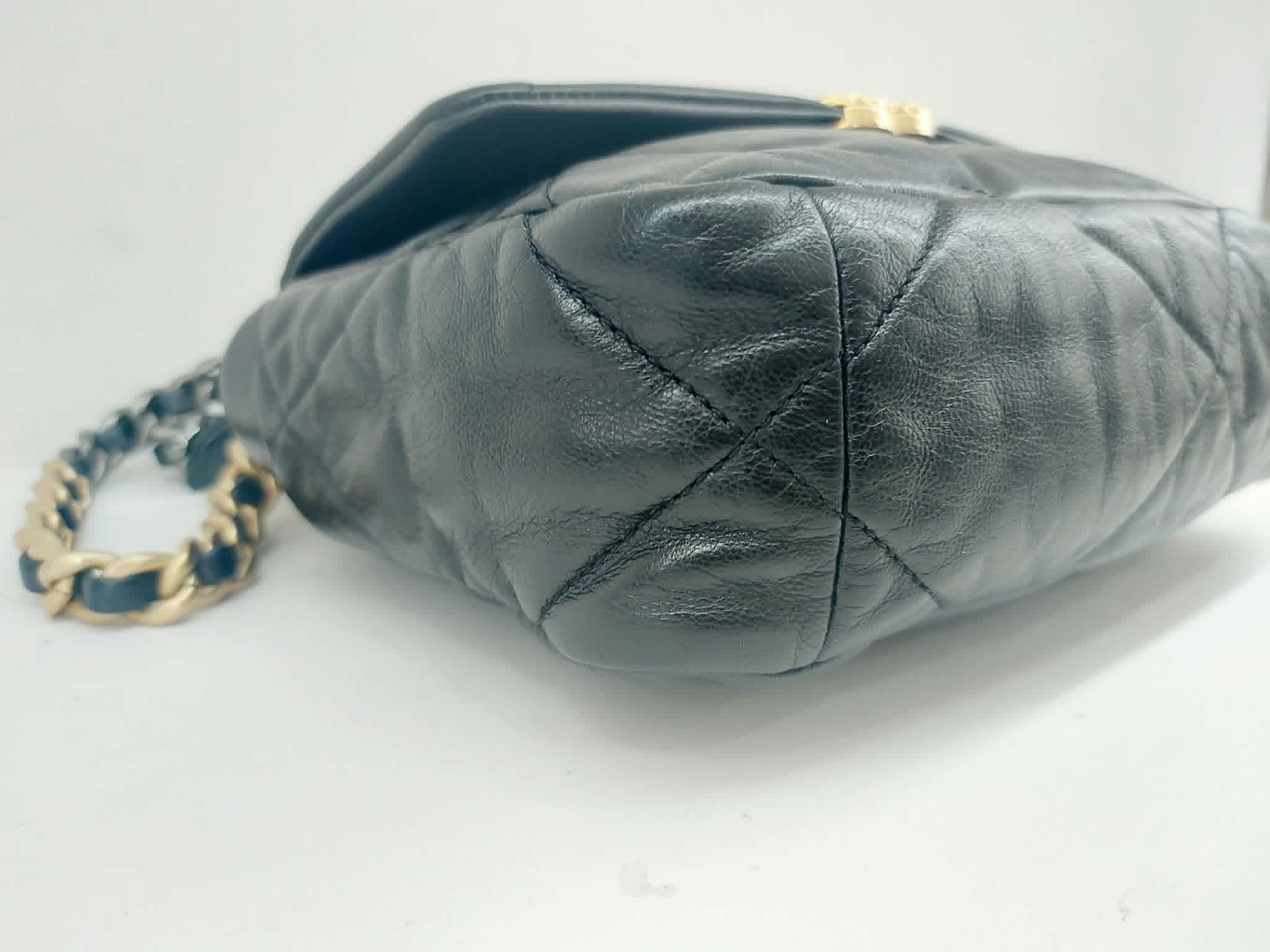 CHANEL 19 NERA