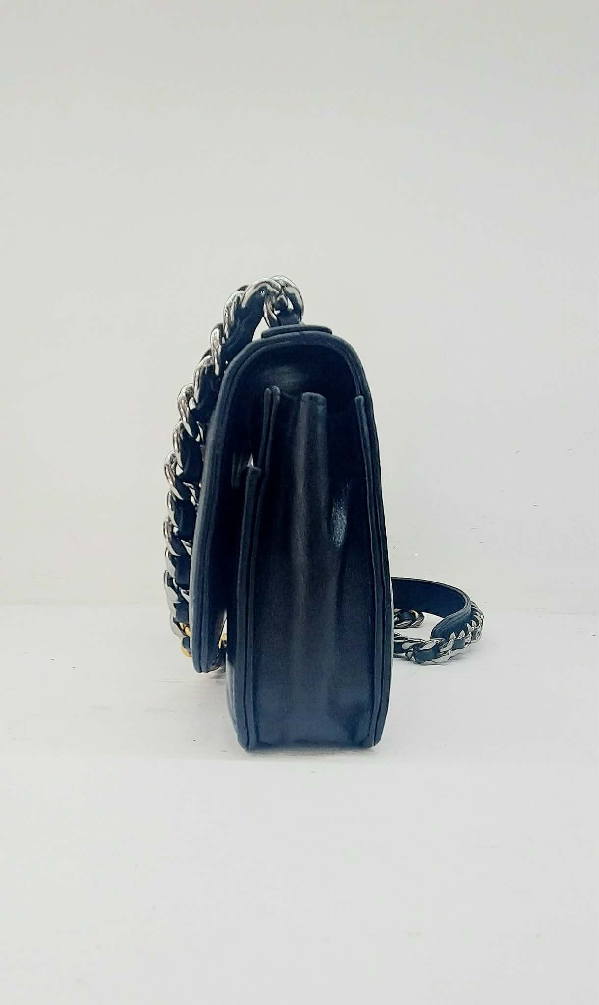 CHANEL WALLET 19