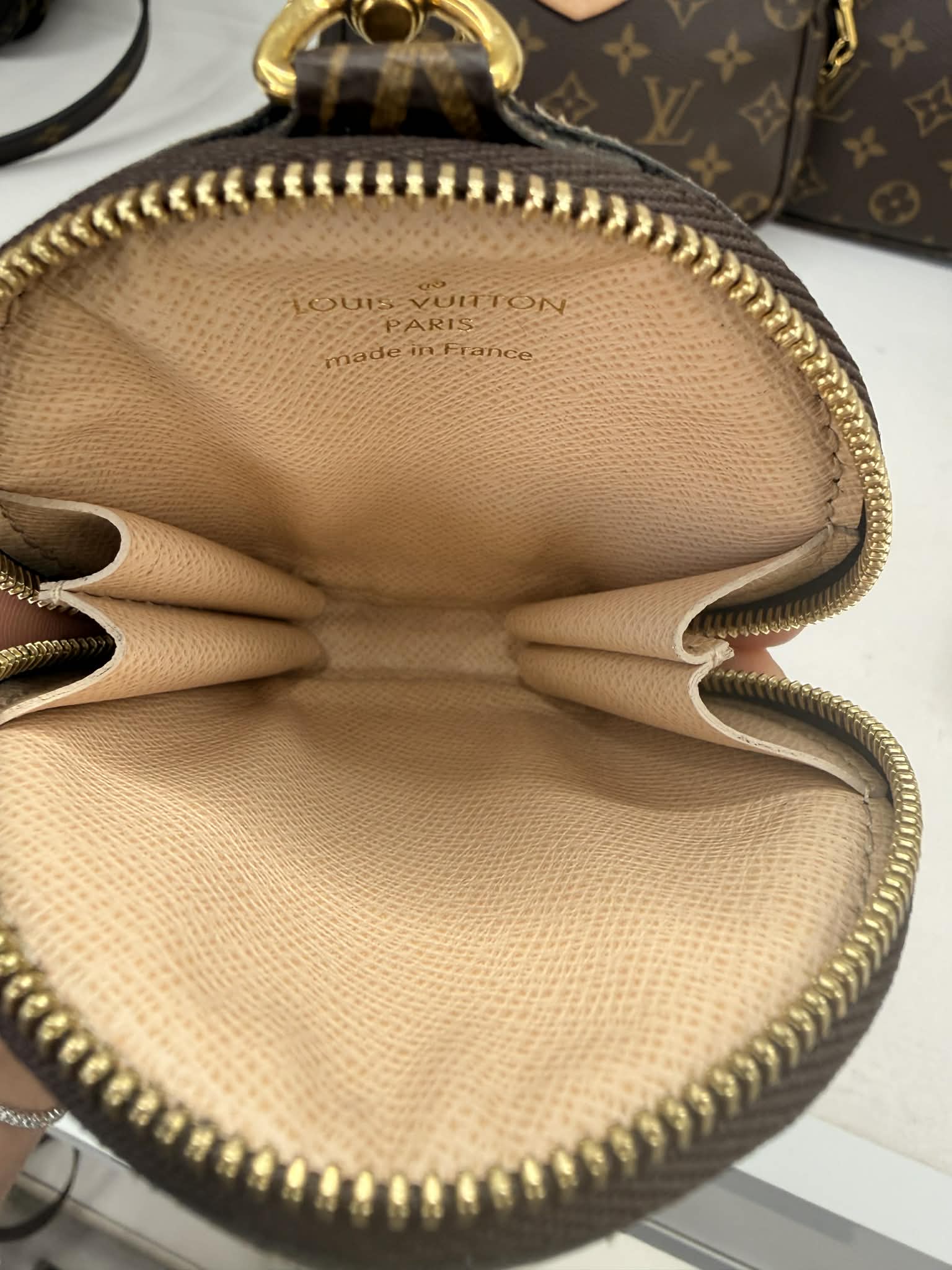 LOUIS VUITTON MULTIPOCHETTE