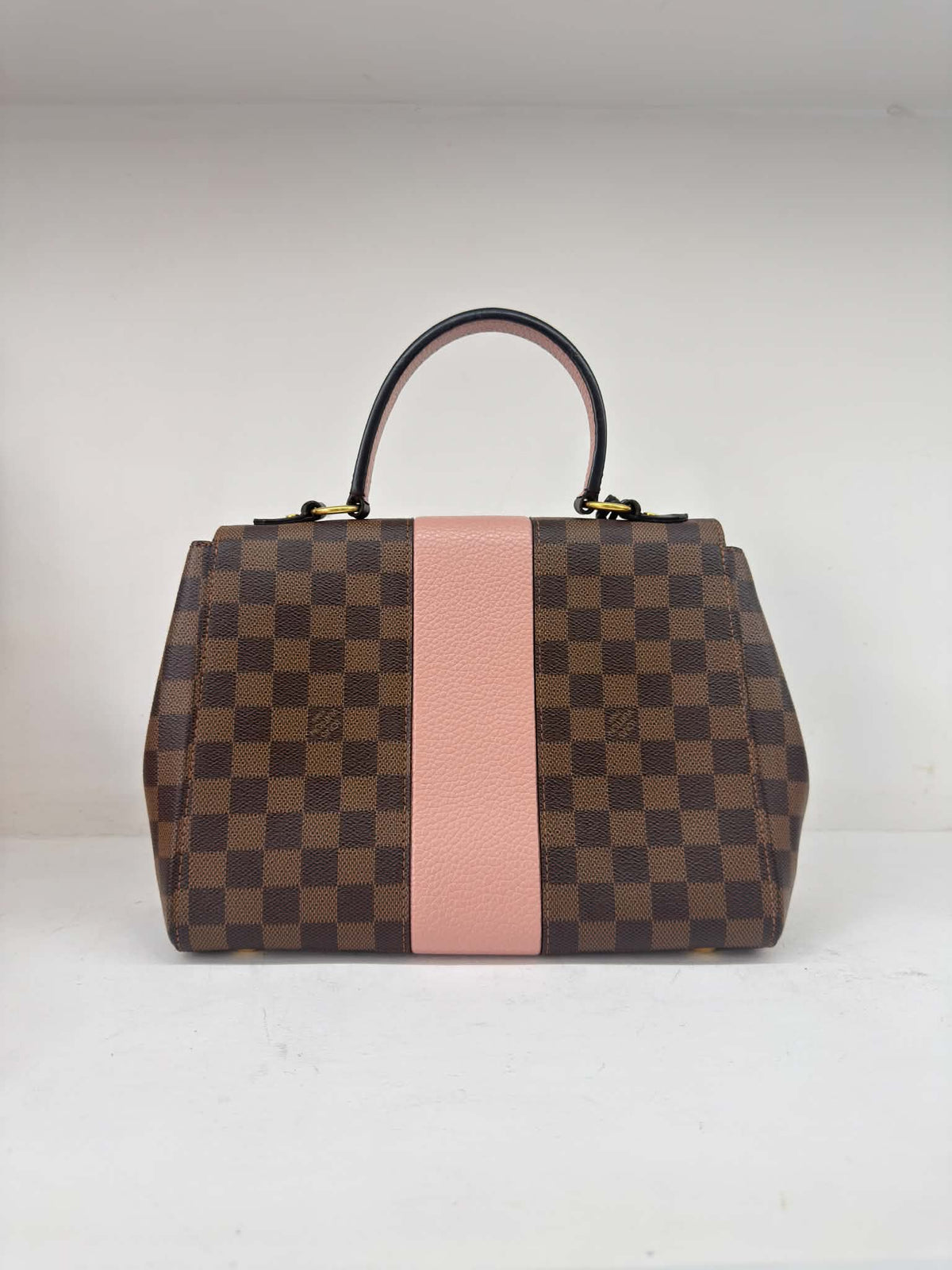 LOUIS VUITTON BOND STREET