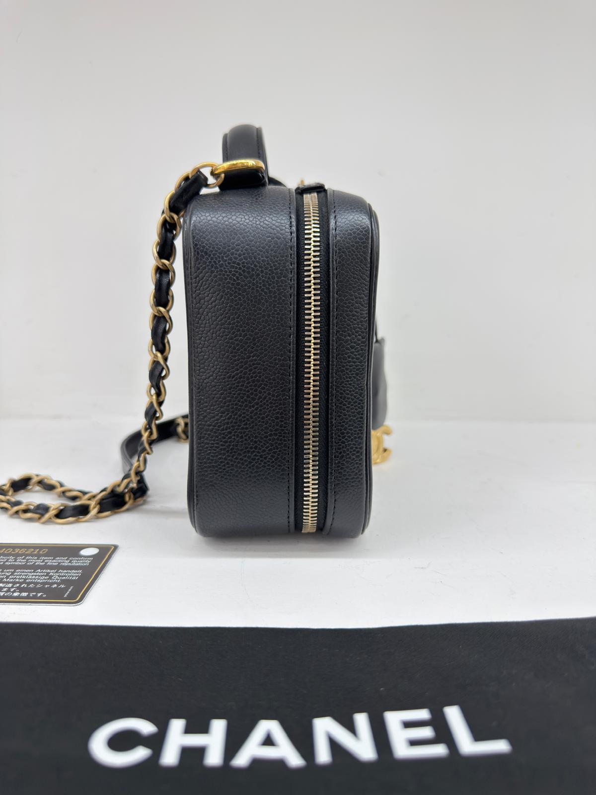 CHANEL VANITY