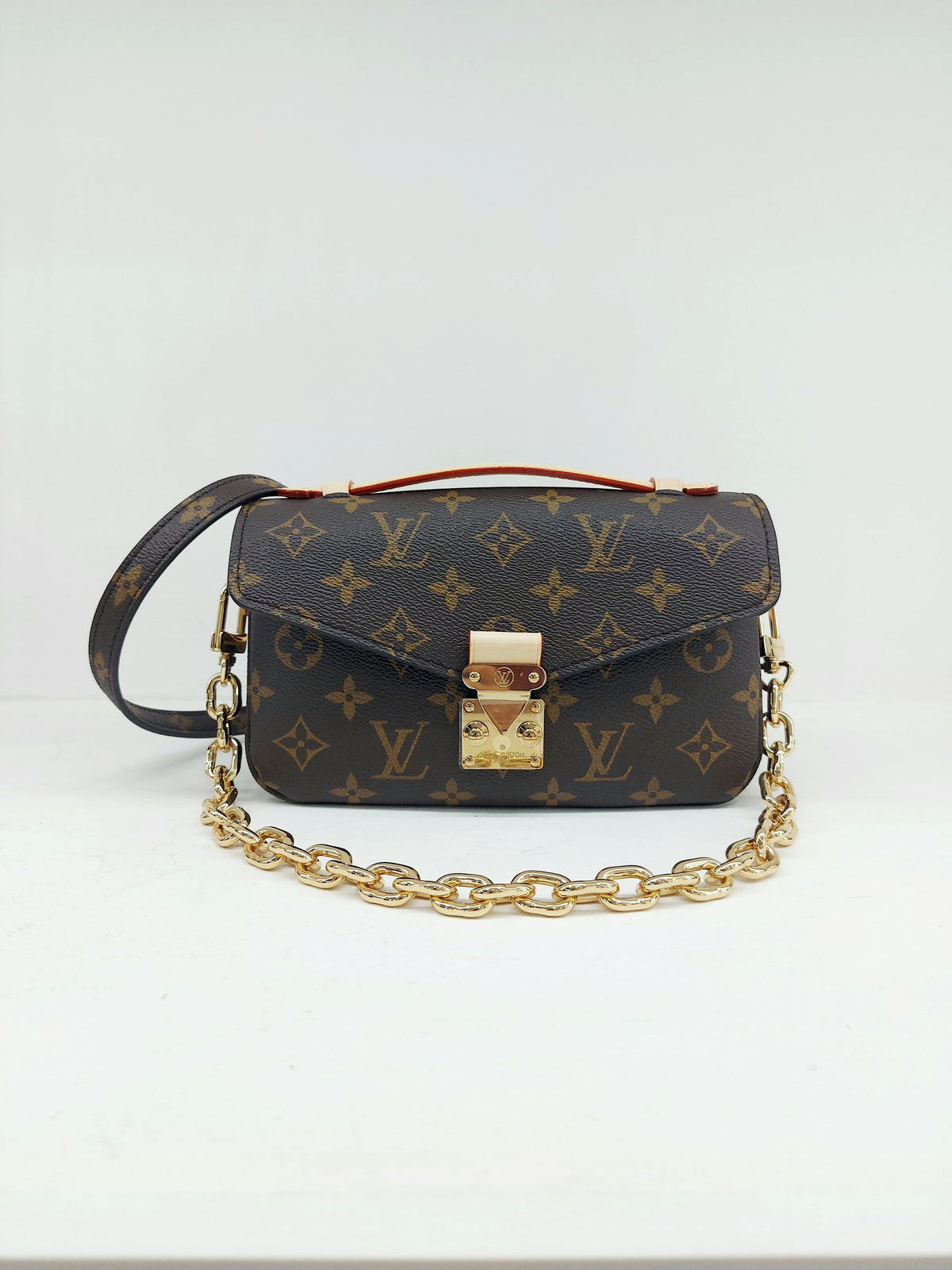 LOUIS VUITTON POCHETTE METIS EAST WEST