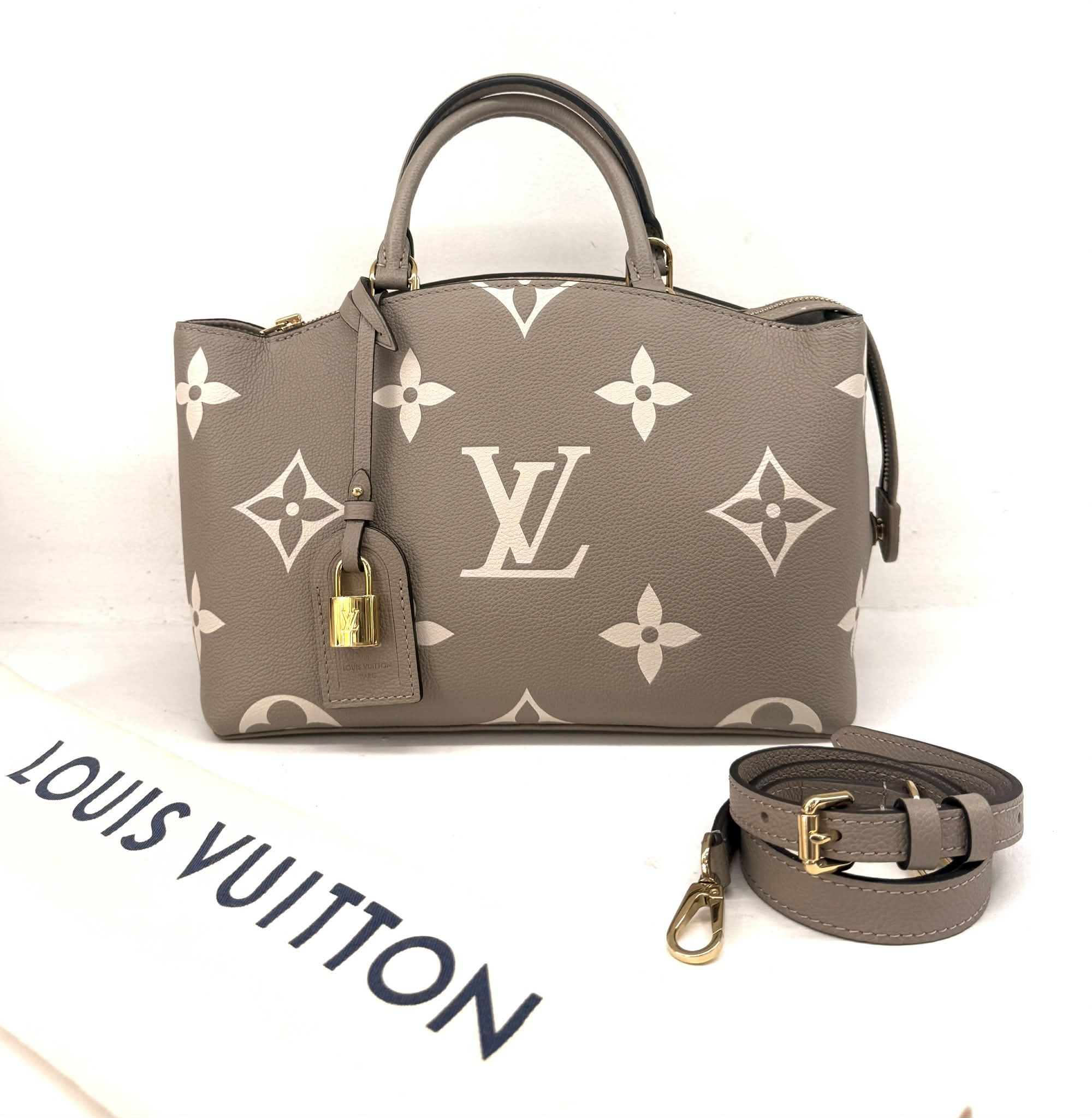 LOUIS VUITTON PETIT PALAIS