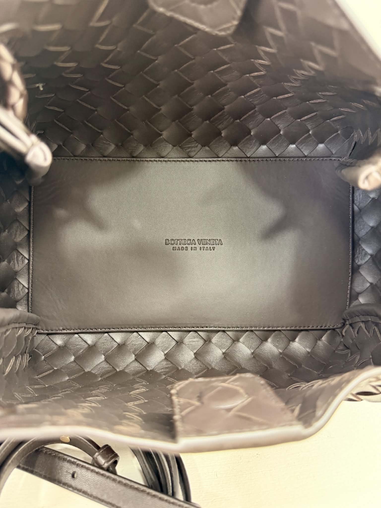 BOTTEGA VENETA PARACHUTE