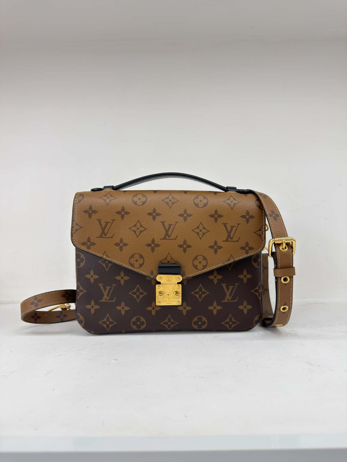 LOUIS VUITTOM METIS REVERSE