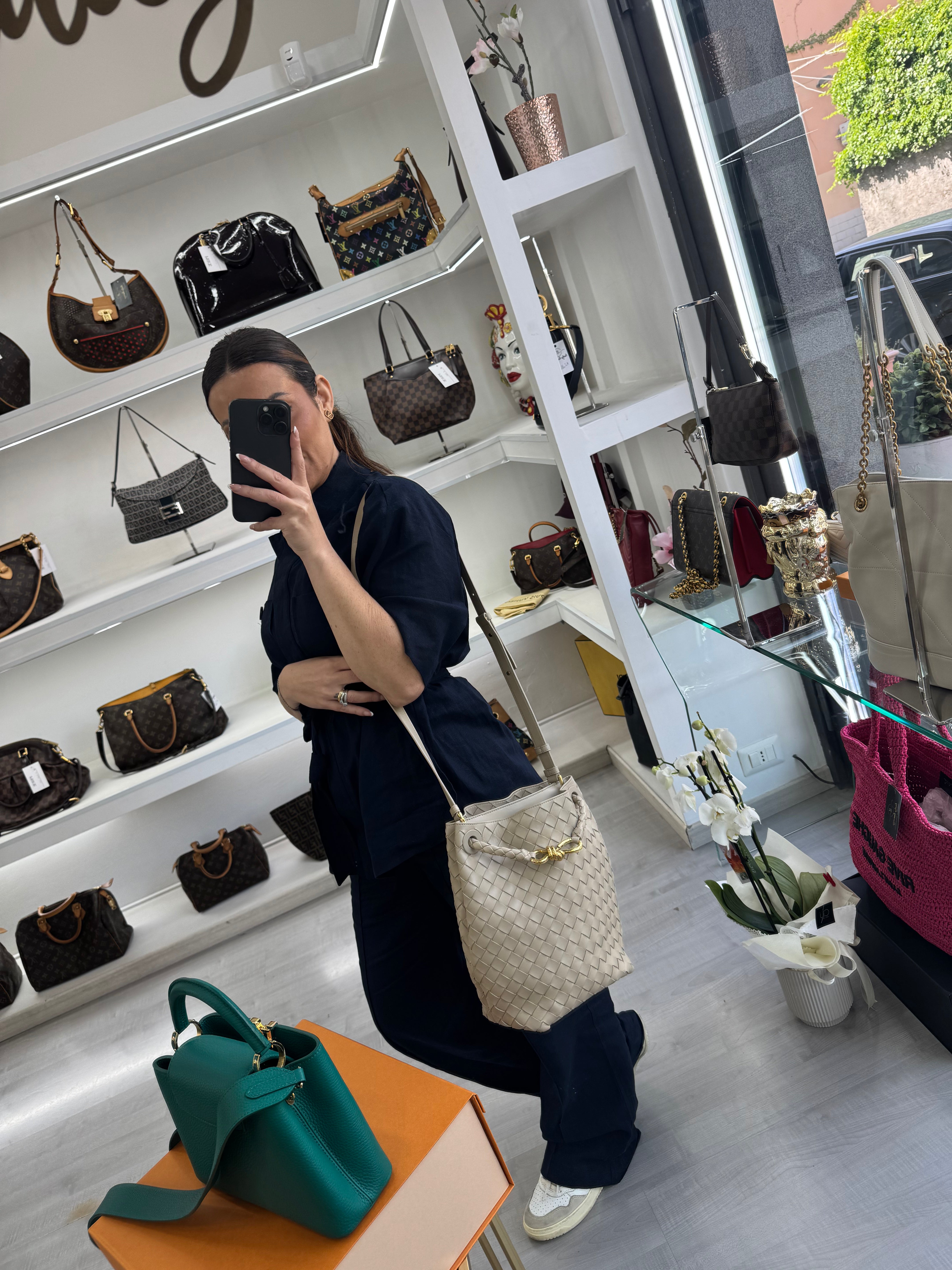 BOTTEGA VENETA ANDIAMO BUCKET