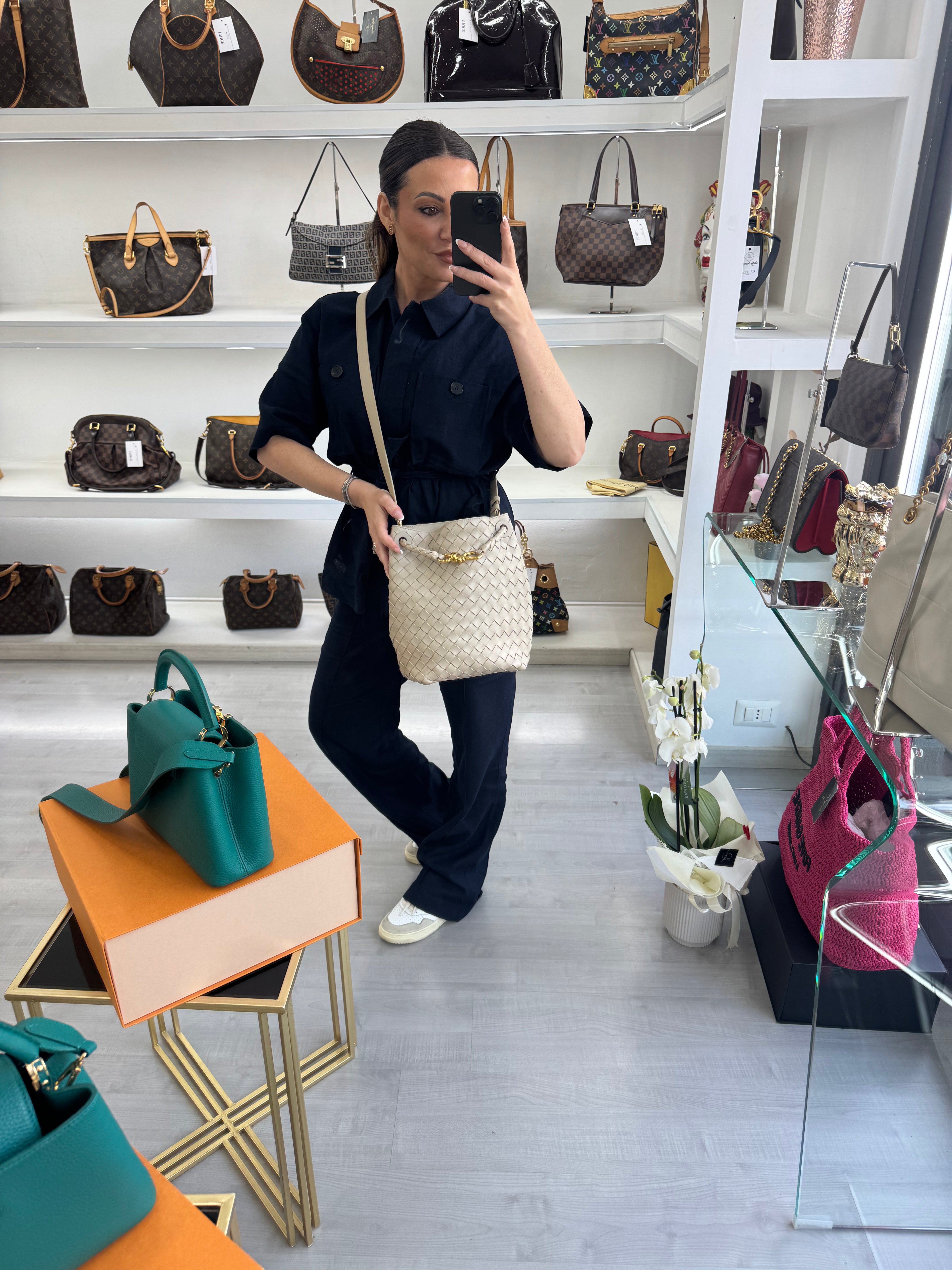 BOTTEGA VENETA ANDIAMO BUCKET