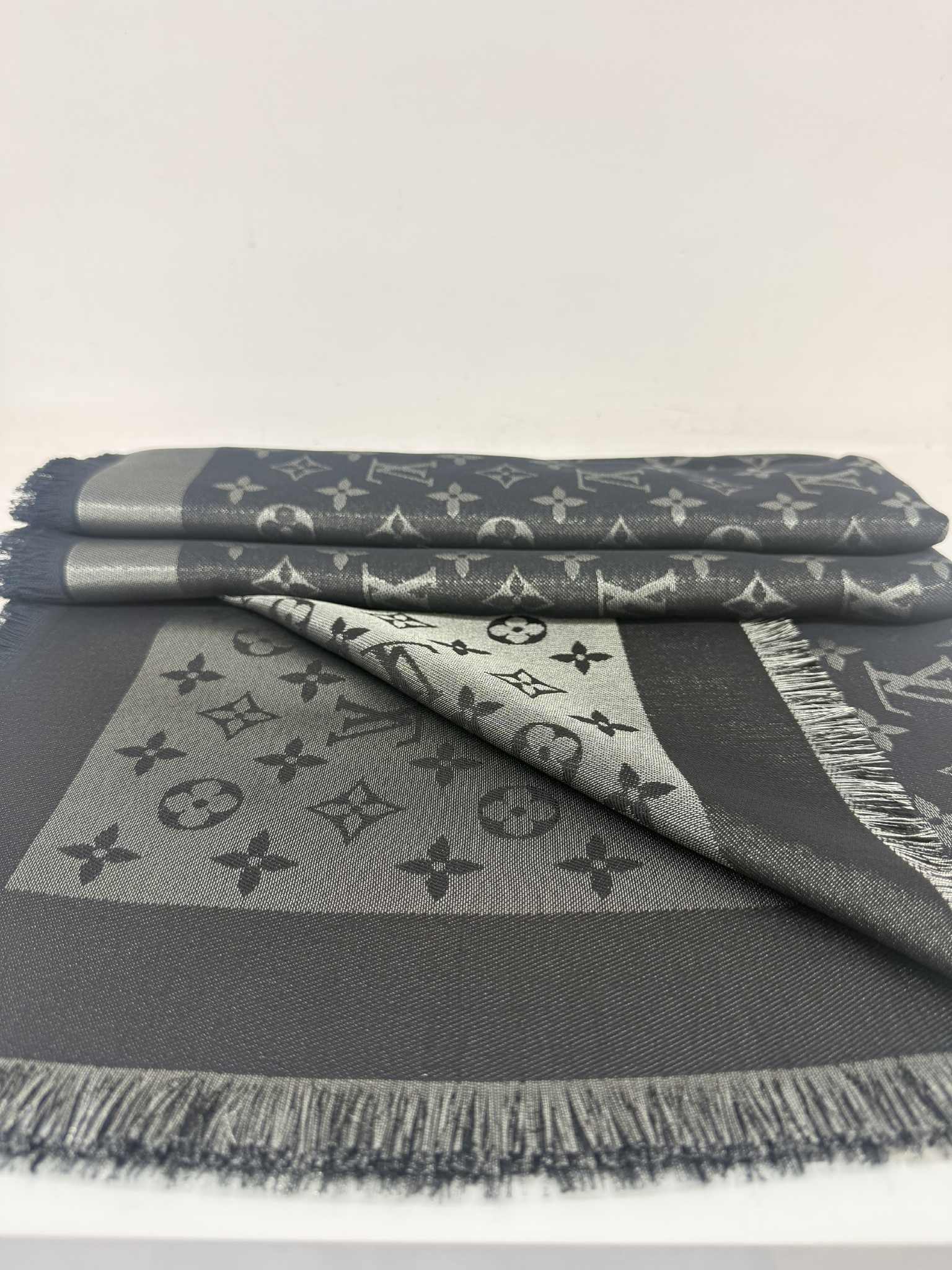 Stola Louis Vuitton