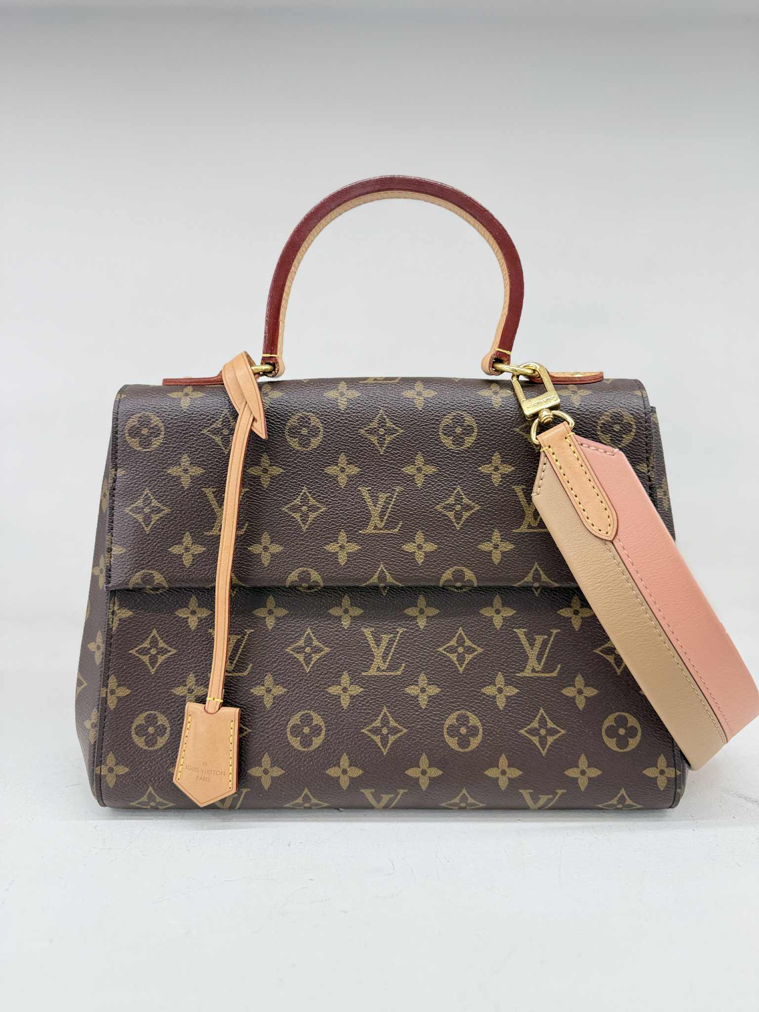 LOUIS VUITTON CLUNY MM