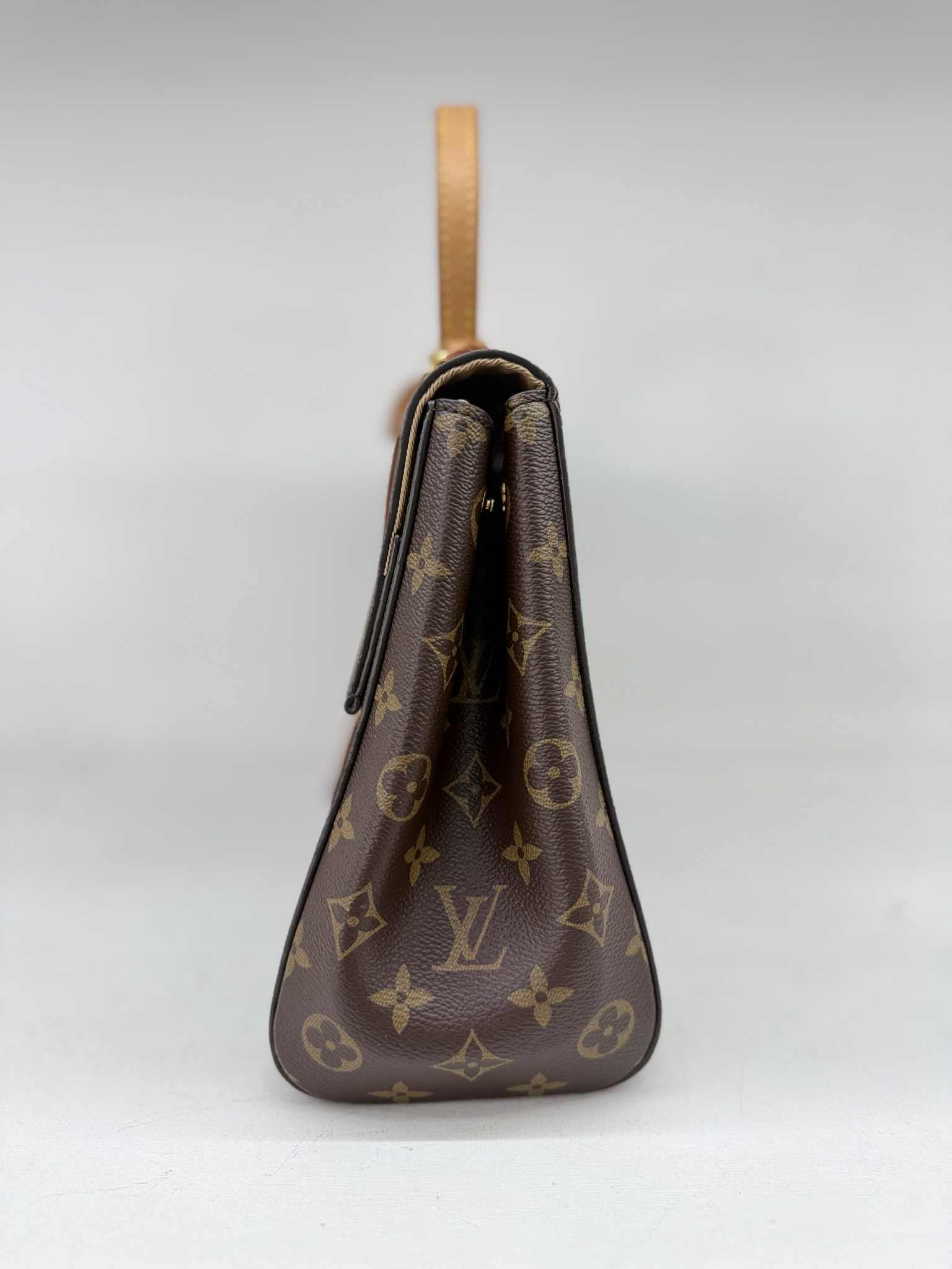 LOUIS VUITTON CLUNY MM