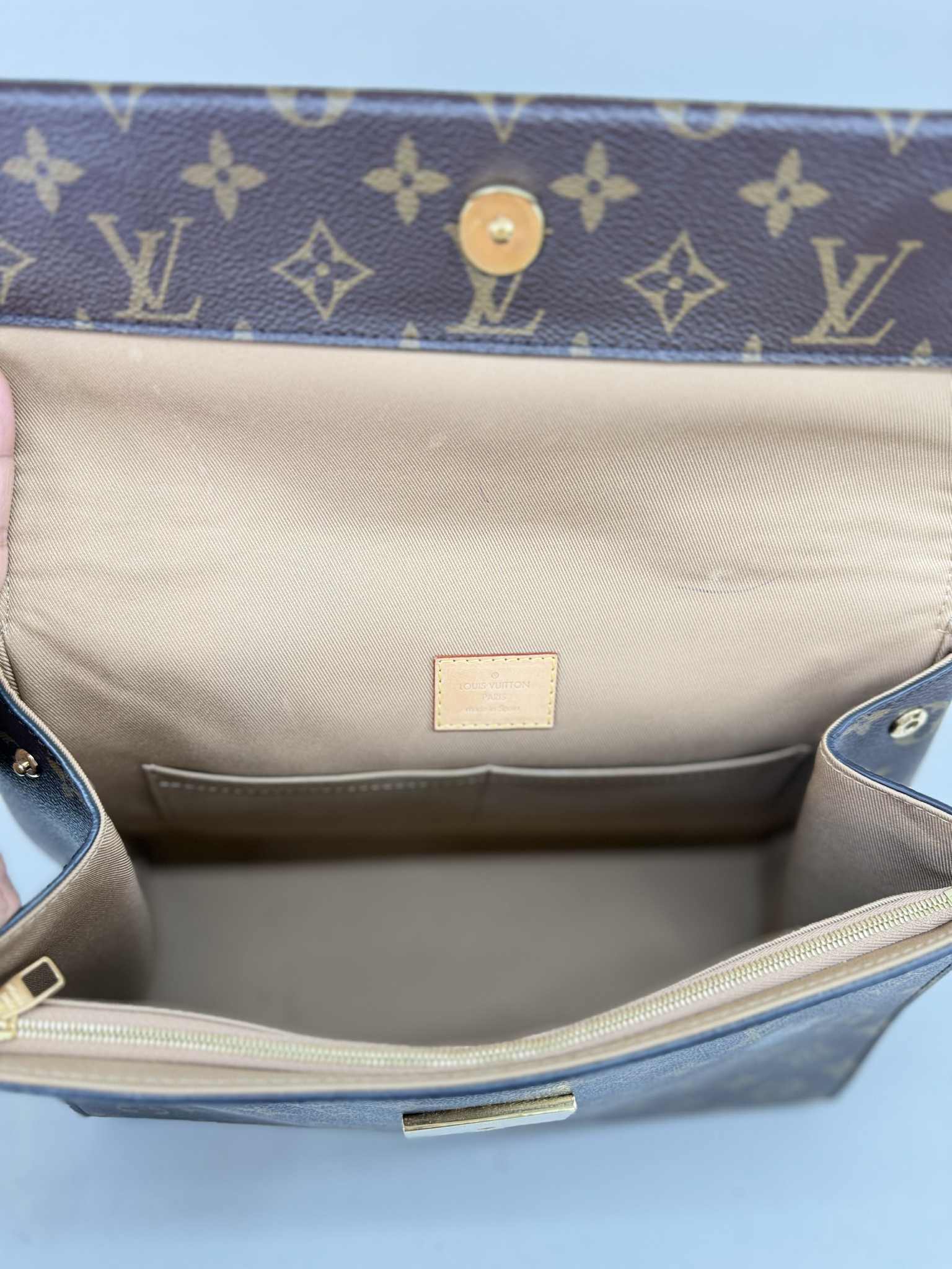 LOUIS VUITTON CLUNY MM