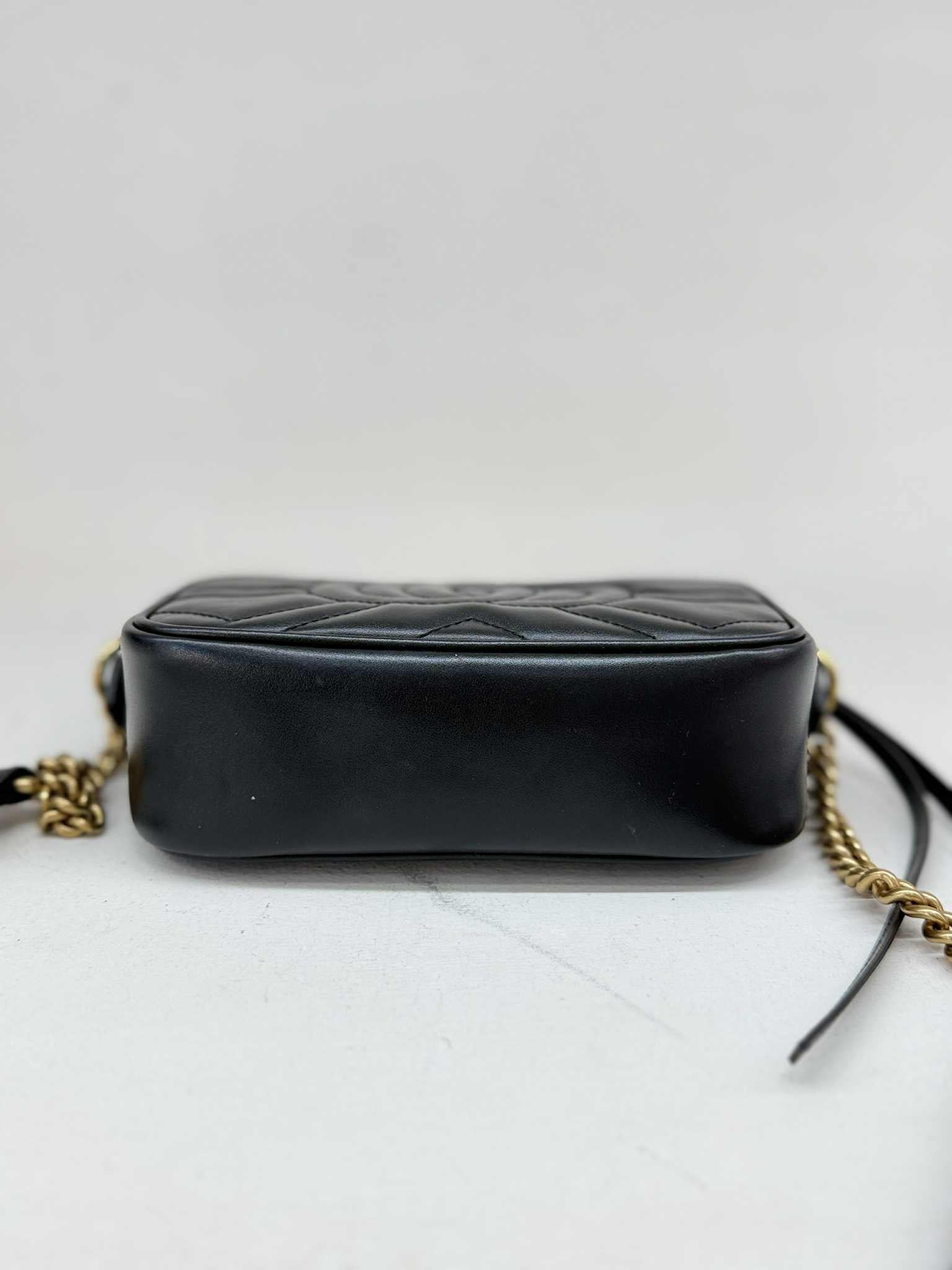 GUCCI GG MARMONT CAMERA BAG MINI