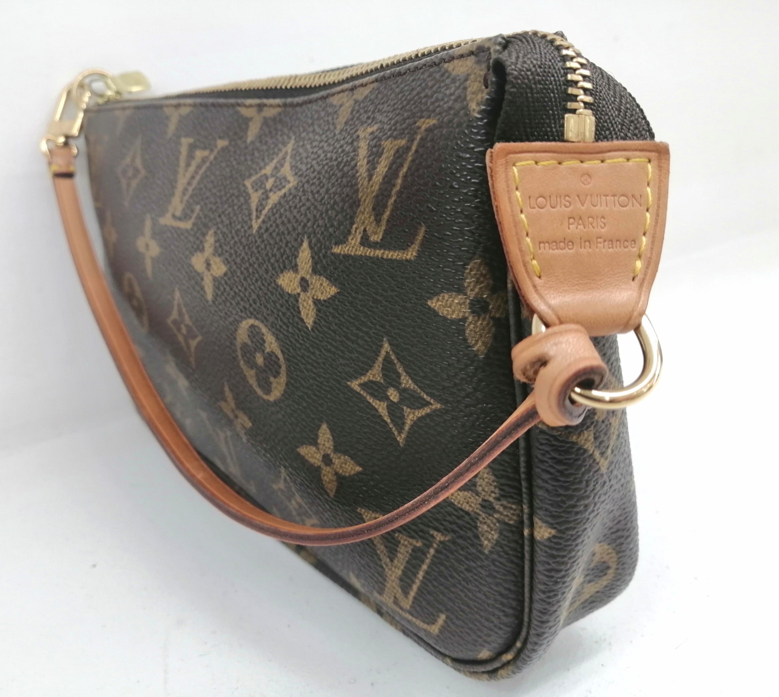 LOUIS VUITTON POCHETTE ACCESSOIRES