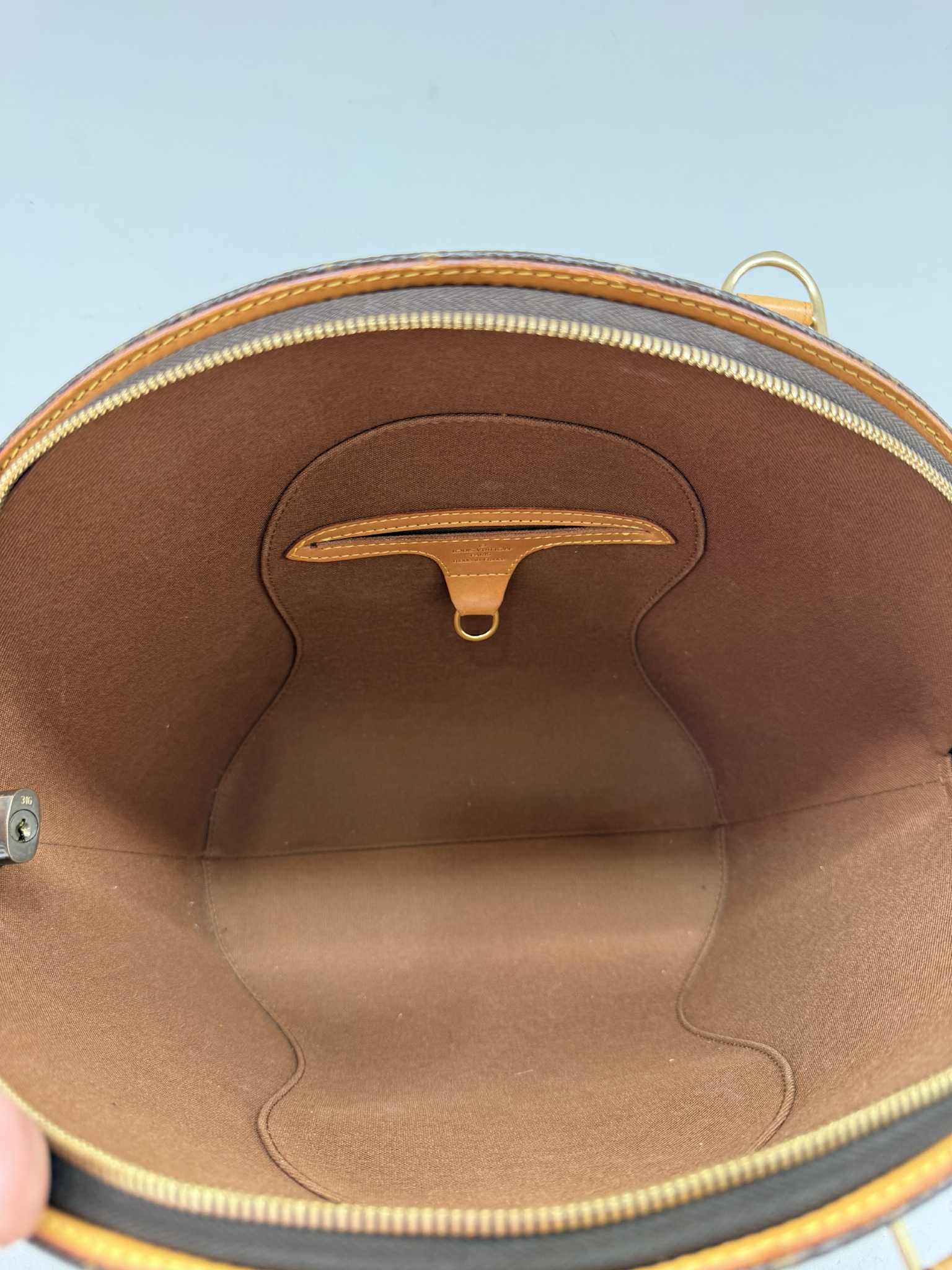 Louis Vuitton ELLIPSE MM