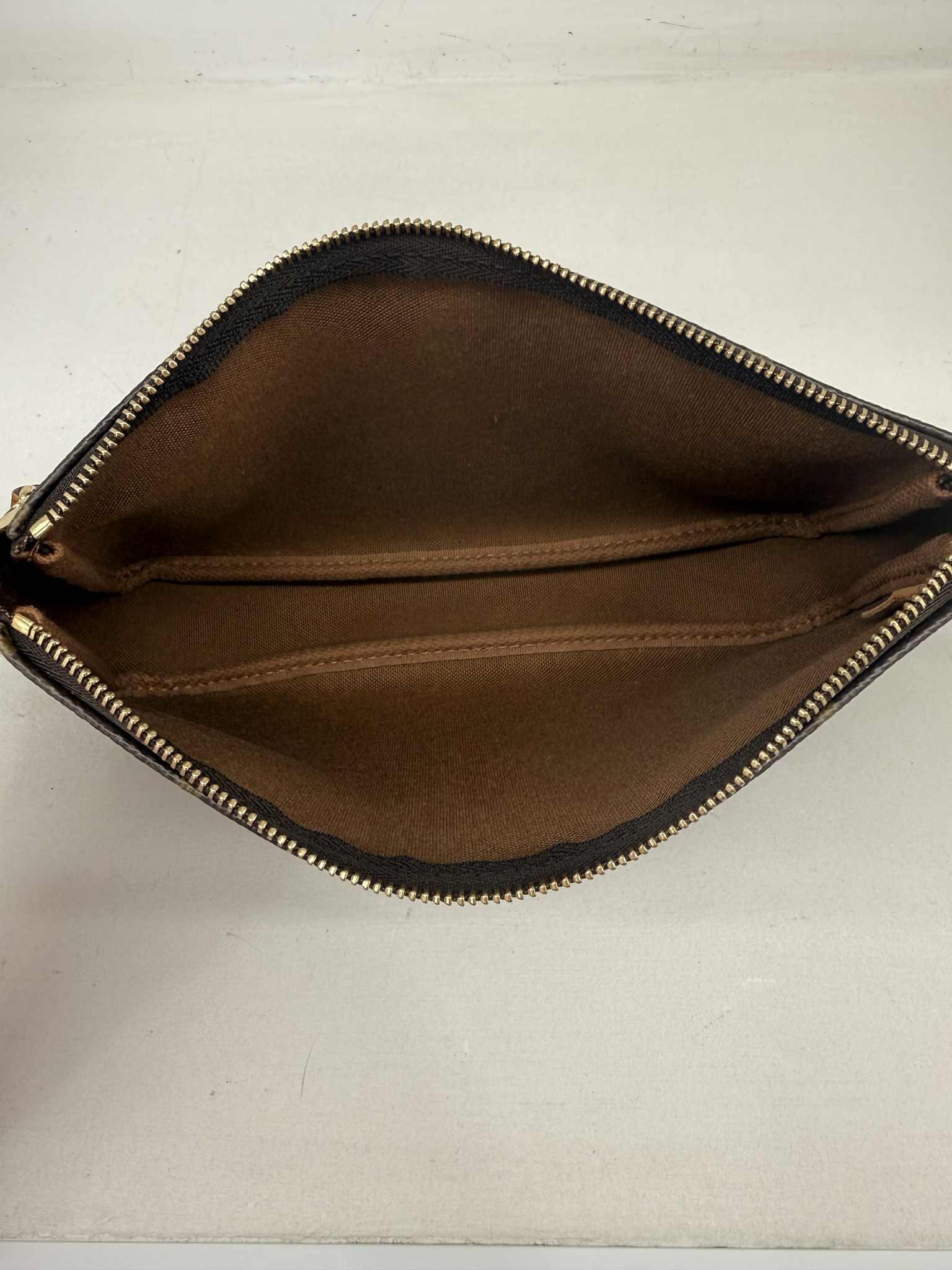 LOUIS VUITTON POCHETTE ACCESSOIRES