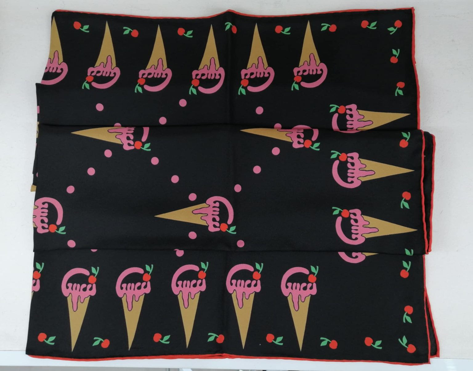 Gucci Stola Ice Cream