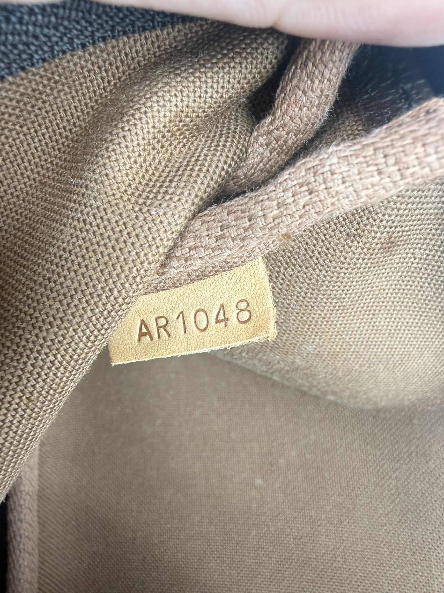 LOUIS VUITTON POCHETTE ACCESSOIRES