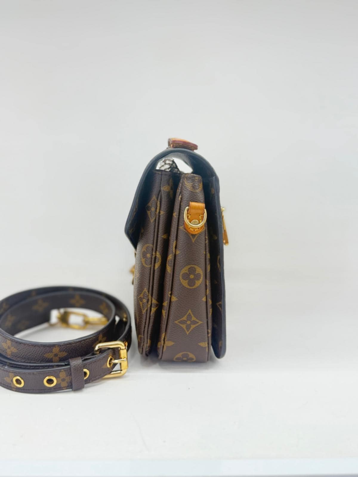 Louis Vuitton Metis