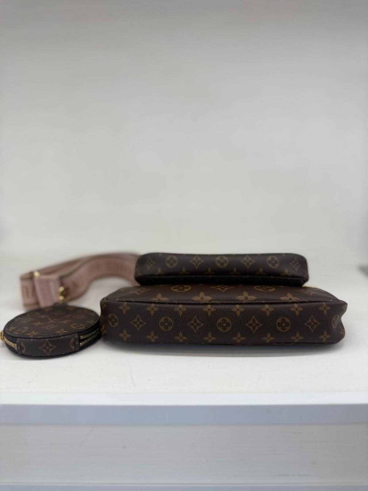 LOUIS VUITTON MULTI POCHETTE ACCESSOIRES T. ROSA