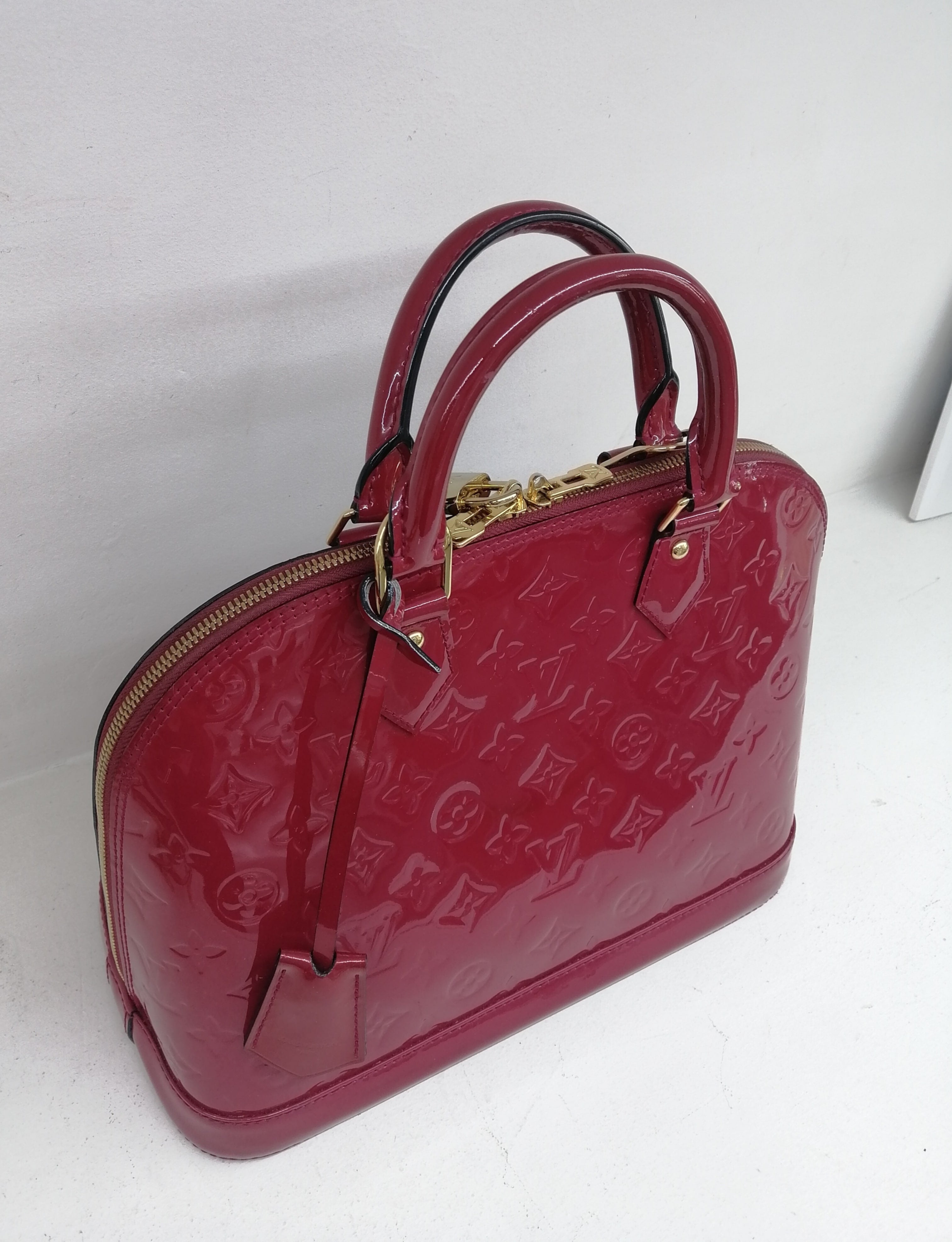 LOUIS VUITTON ALMA PM VERNIS