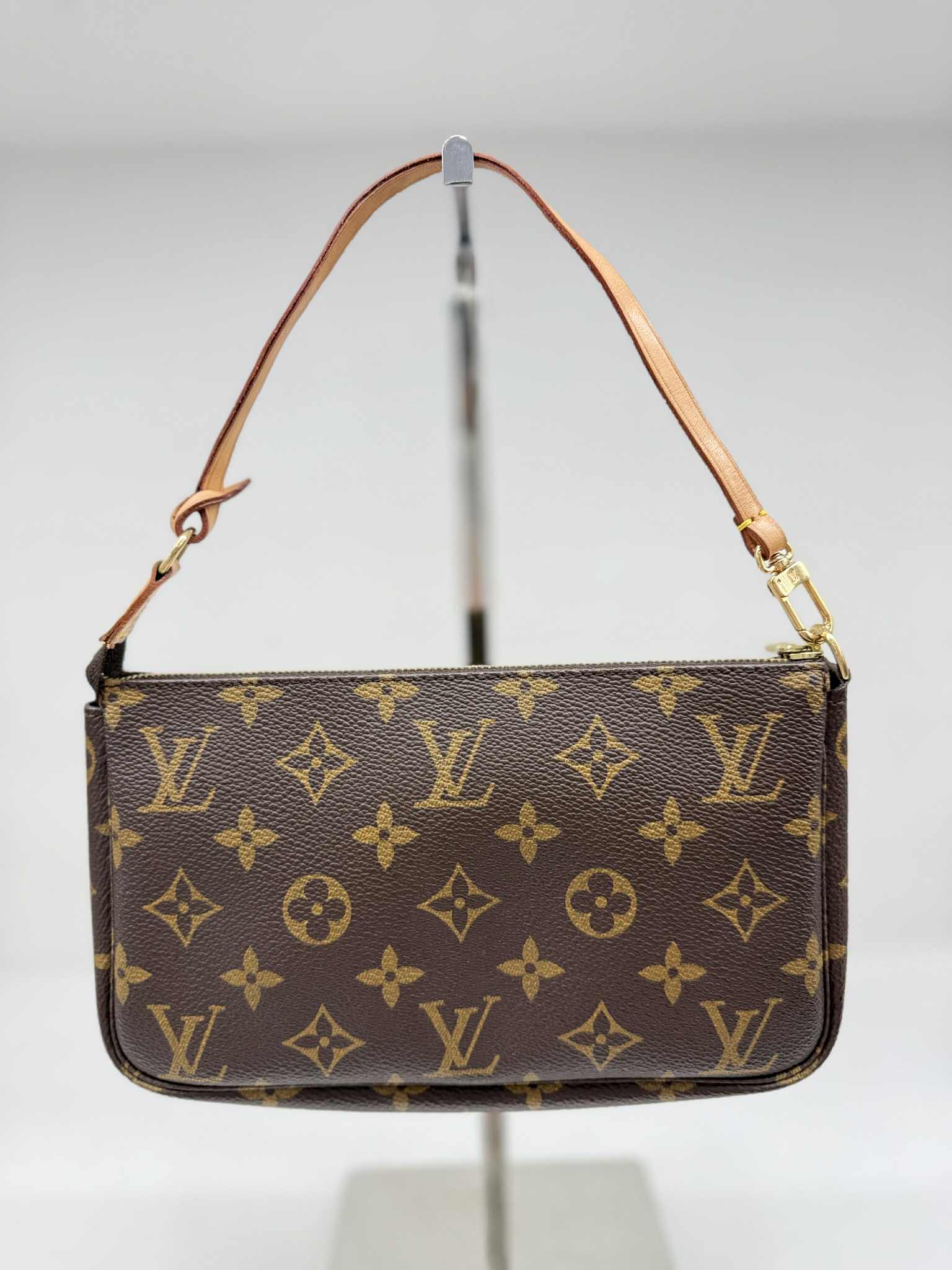 LOUIS VUITTON POCHETTE ACCESSOIRES