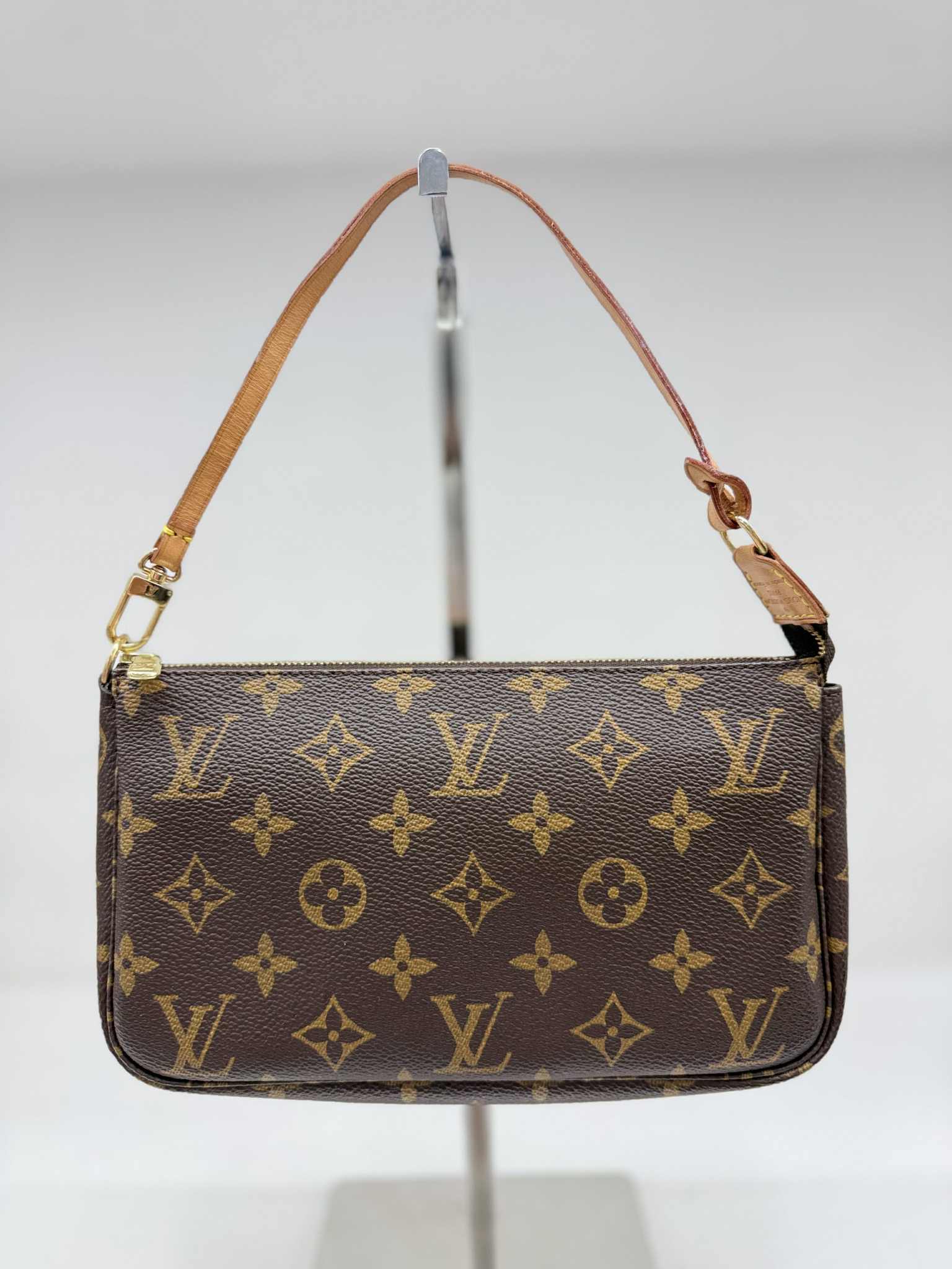 LOUIS VUITTON POCHETTE ACCESSOIRES