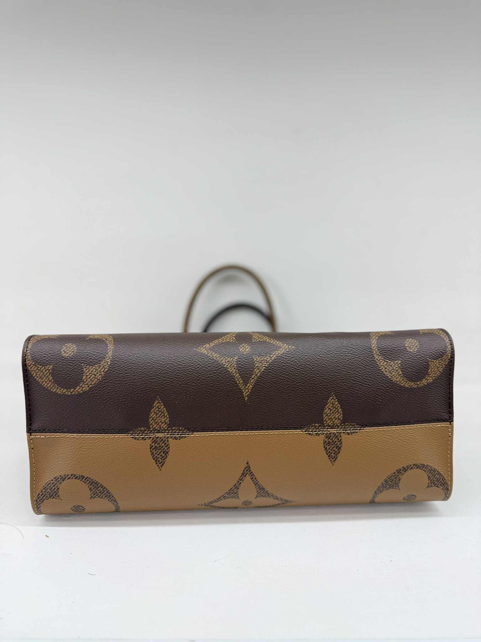 LOUIS VUITTON ONTHEGO MM REVERSE