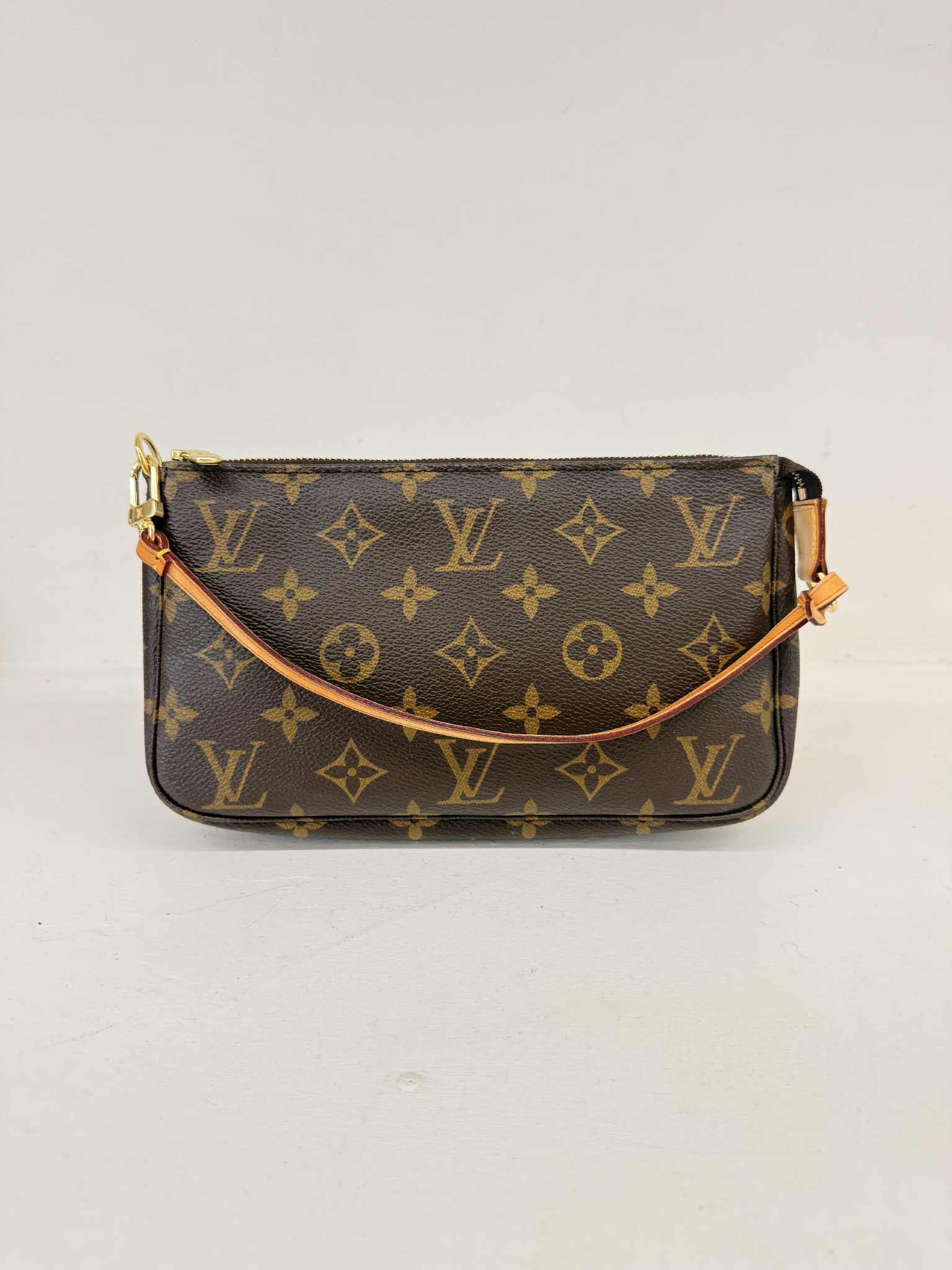 LOUIS VUITTON POCHETTE ACCESSOIRES