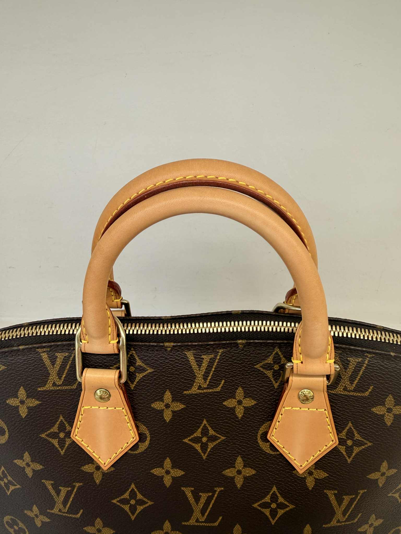 LOUIS VUITTON ALMA PM