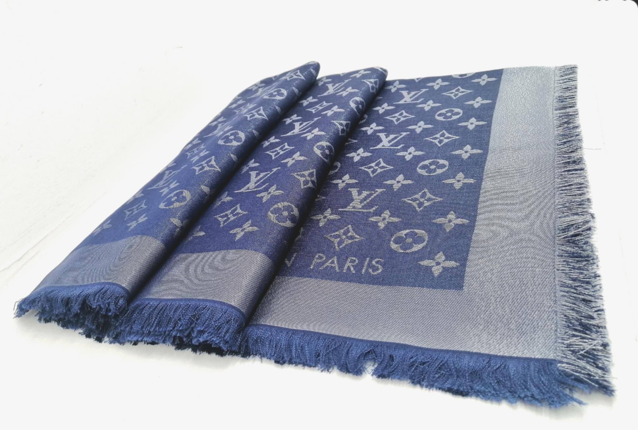 LOUIS VUITTON SCIALLE MONOGRAM SHINE BLU