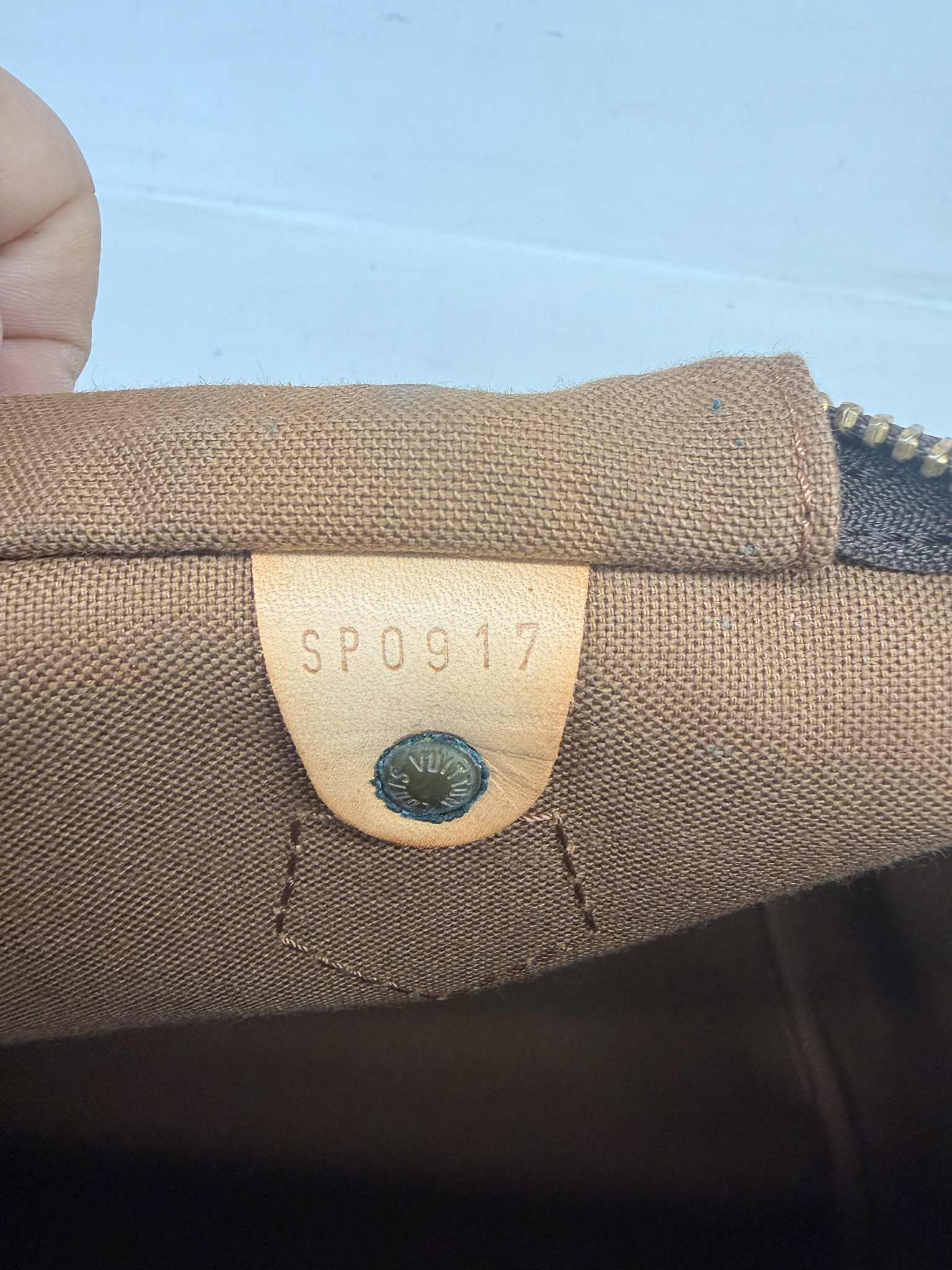 LOUIS VUITTON SPEEDY 30