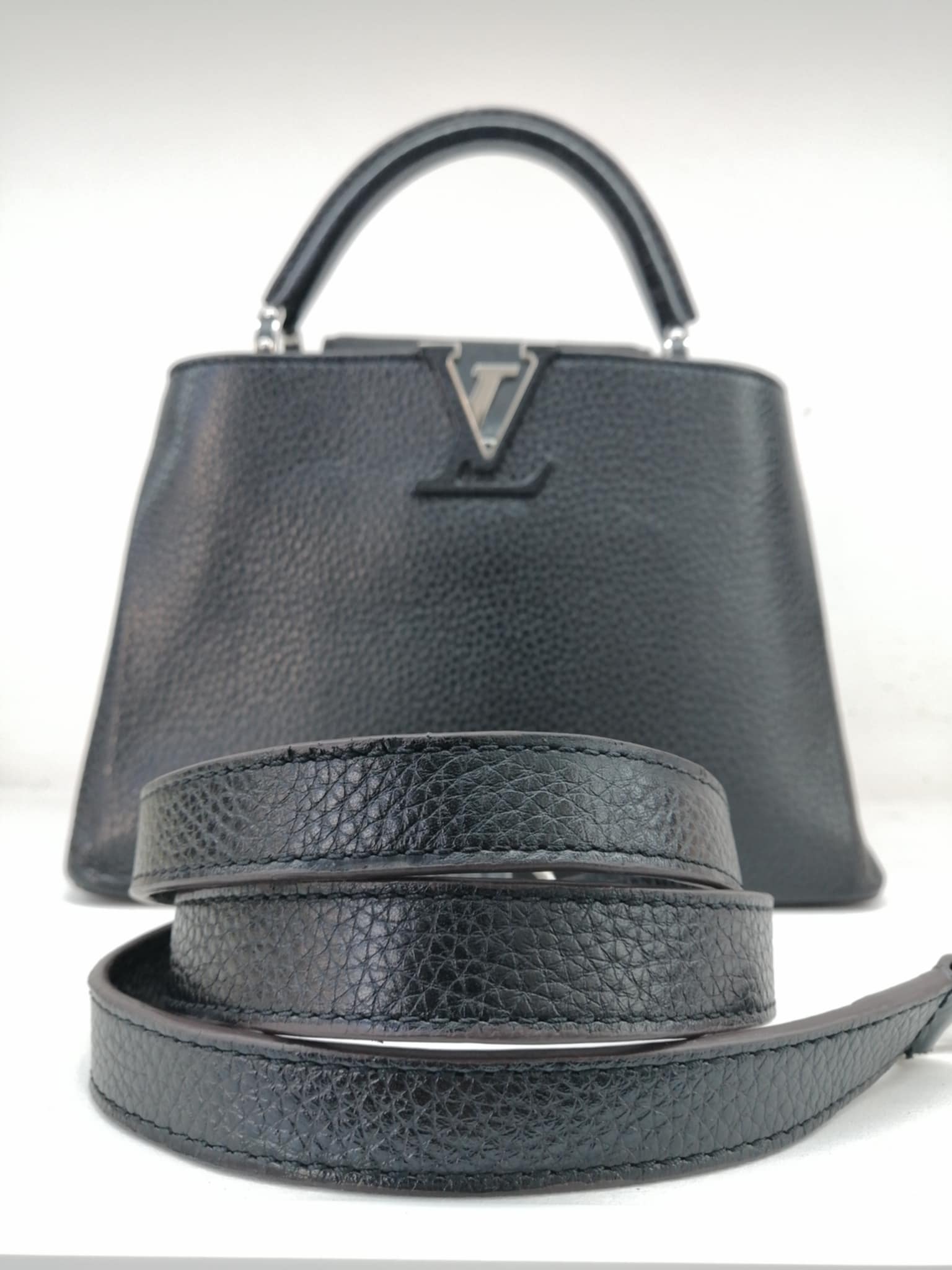 Louis Vuitton CAPUCINES BB