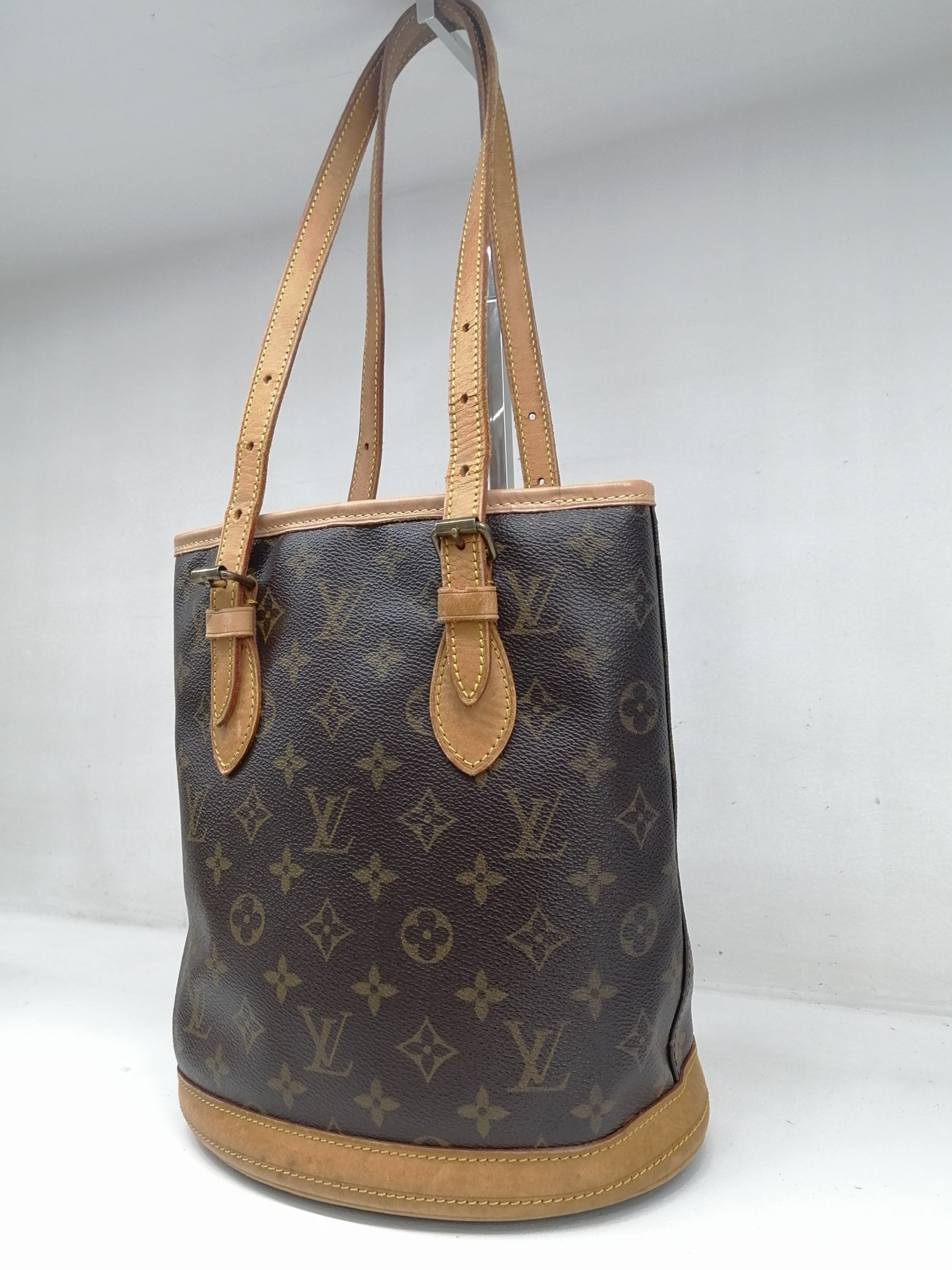 LOUIS VUITTON BUCKET PM